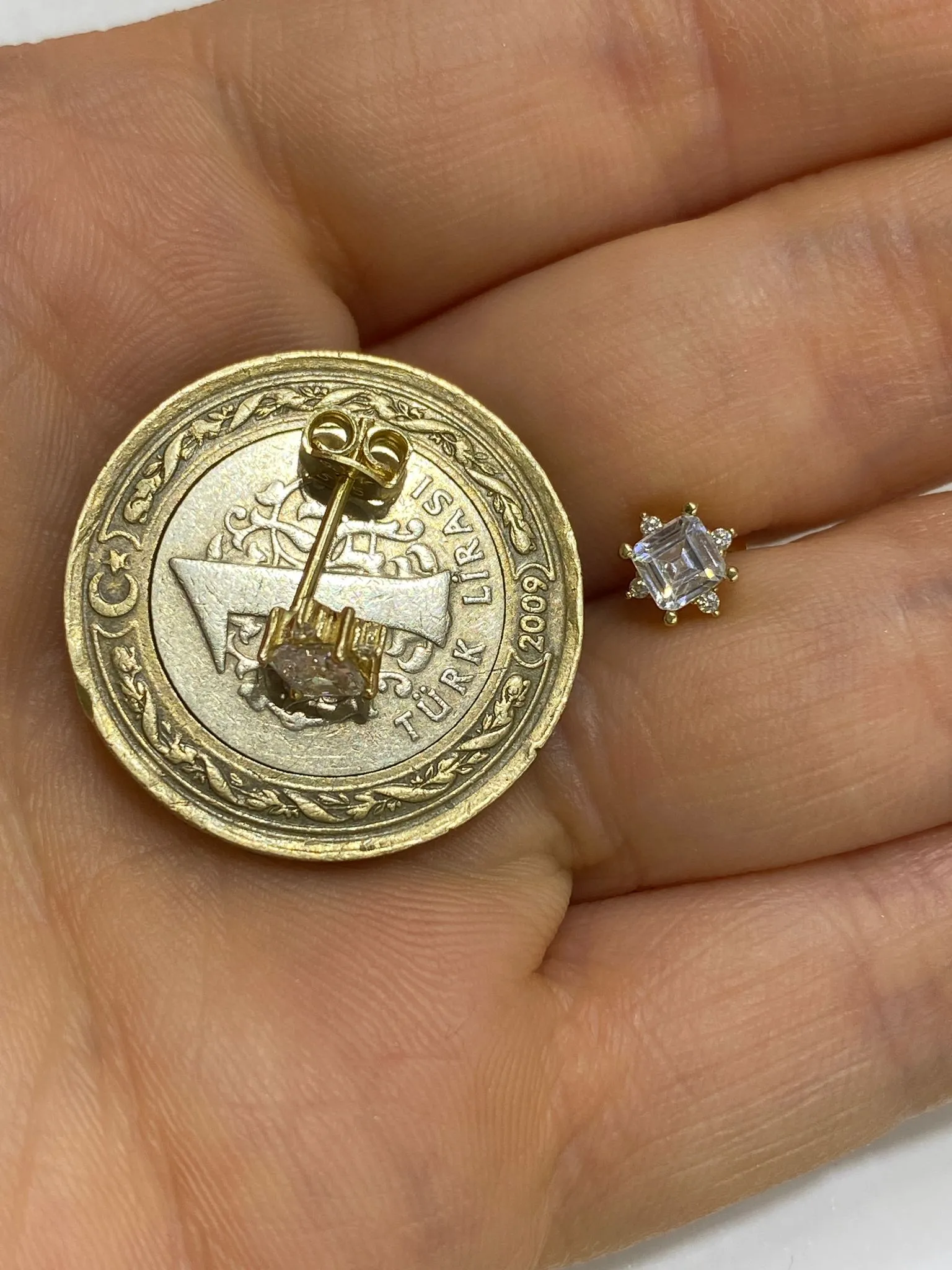 Favori Marka Tektaş Model Küpe