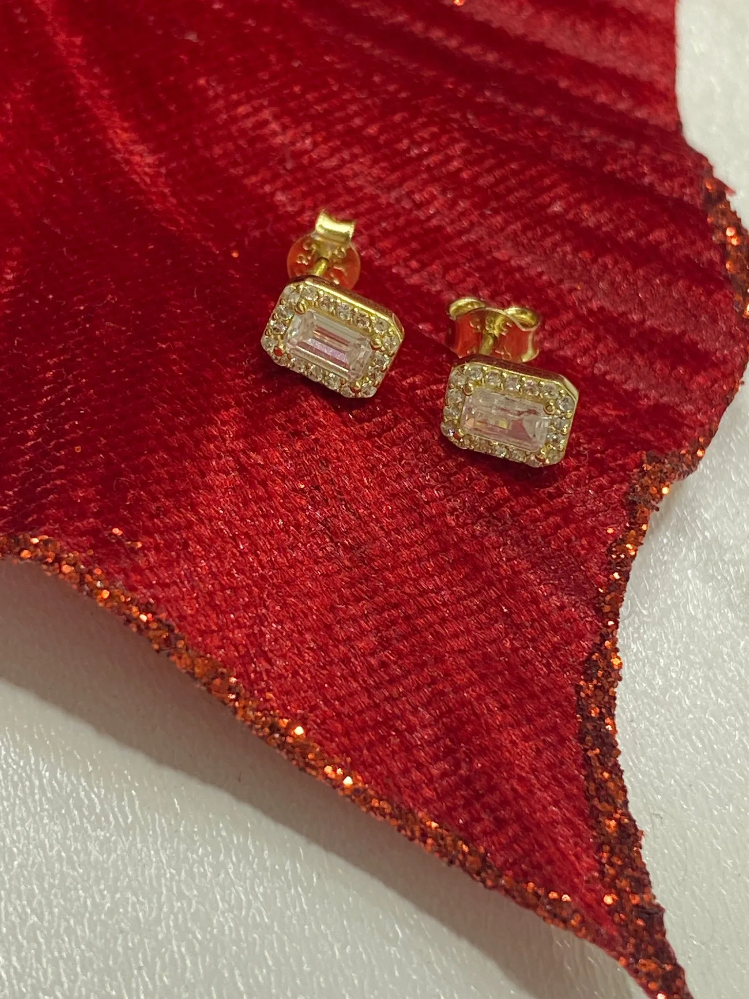 Favori Marka Baget Model Küpe