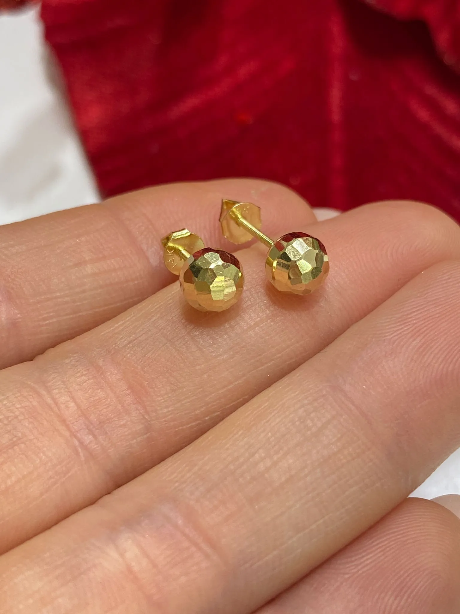 Favori Marka Top Model Küpe