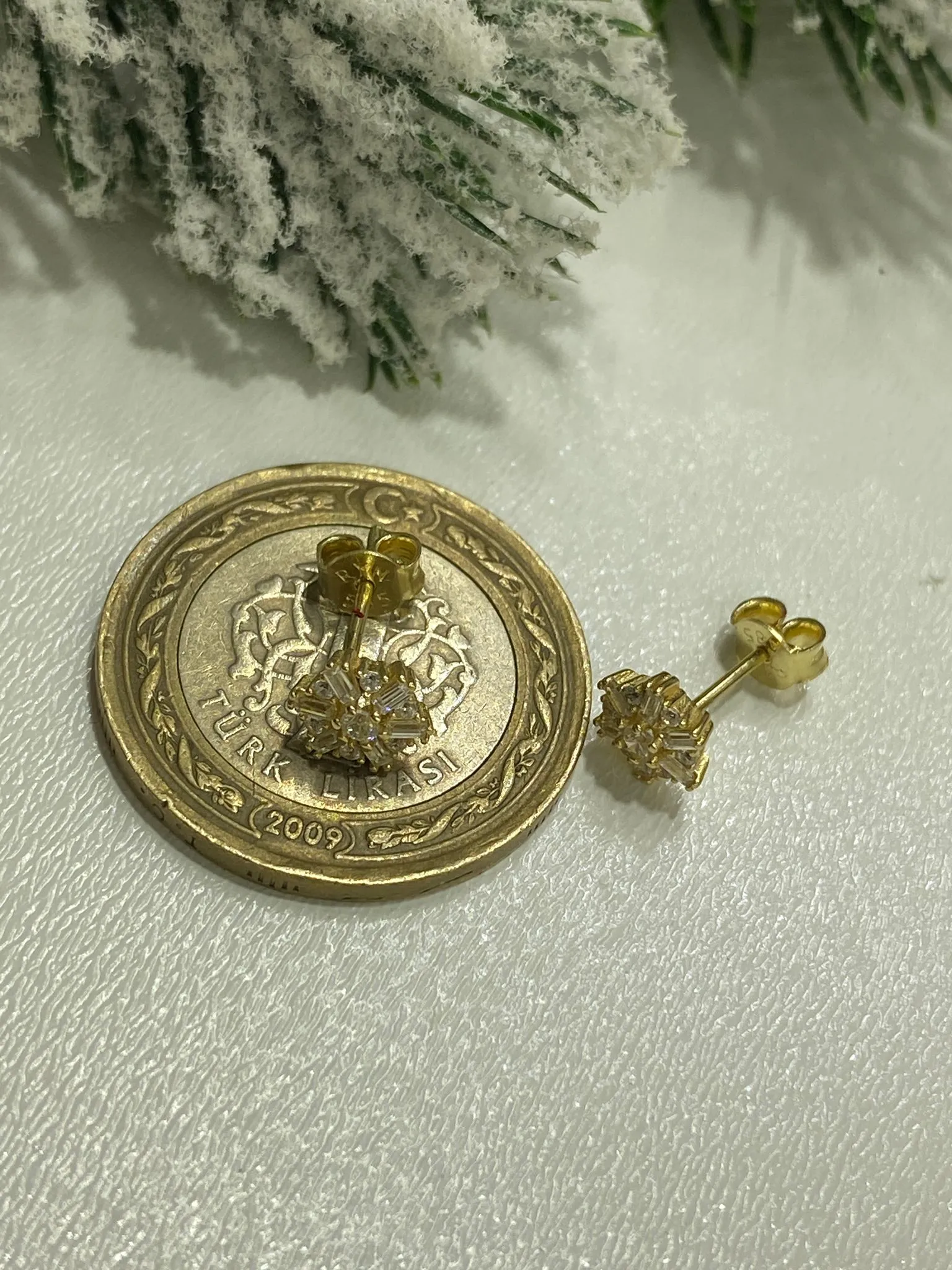 Favori Marka Kar Tanesi Model Küpe