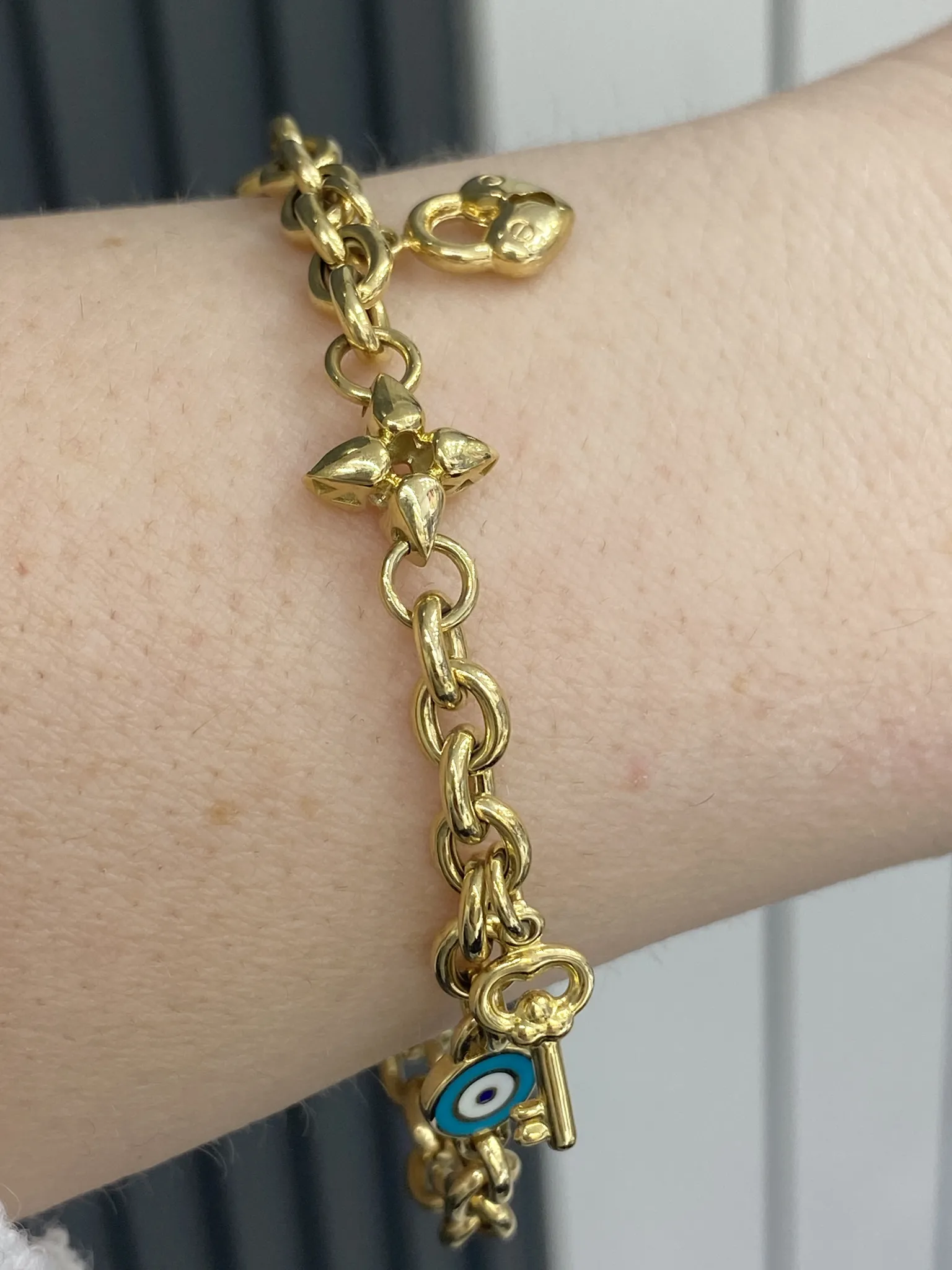 Favori Marka Mineli Model Bileklik