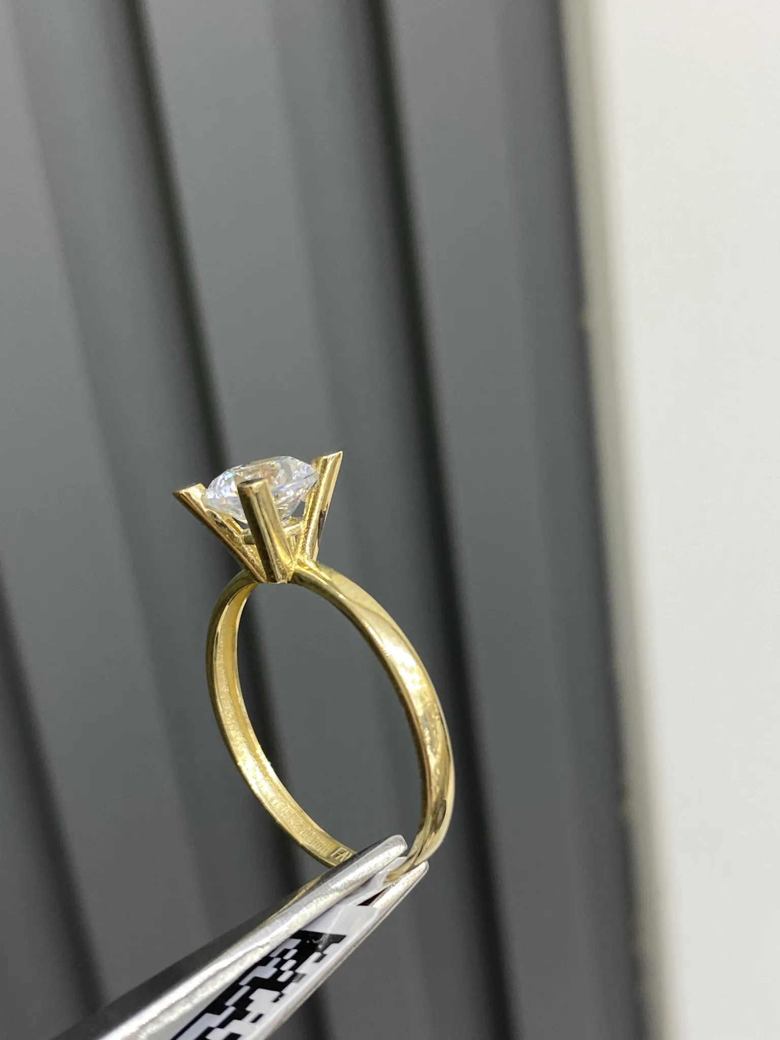 Favori Marka Tek Taş Model Yüzük