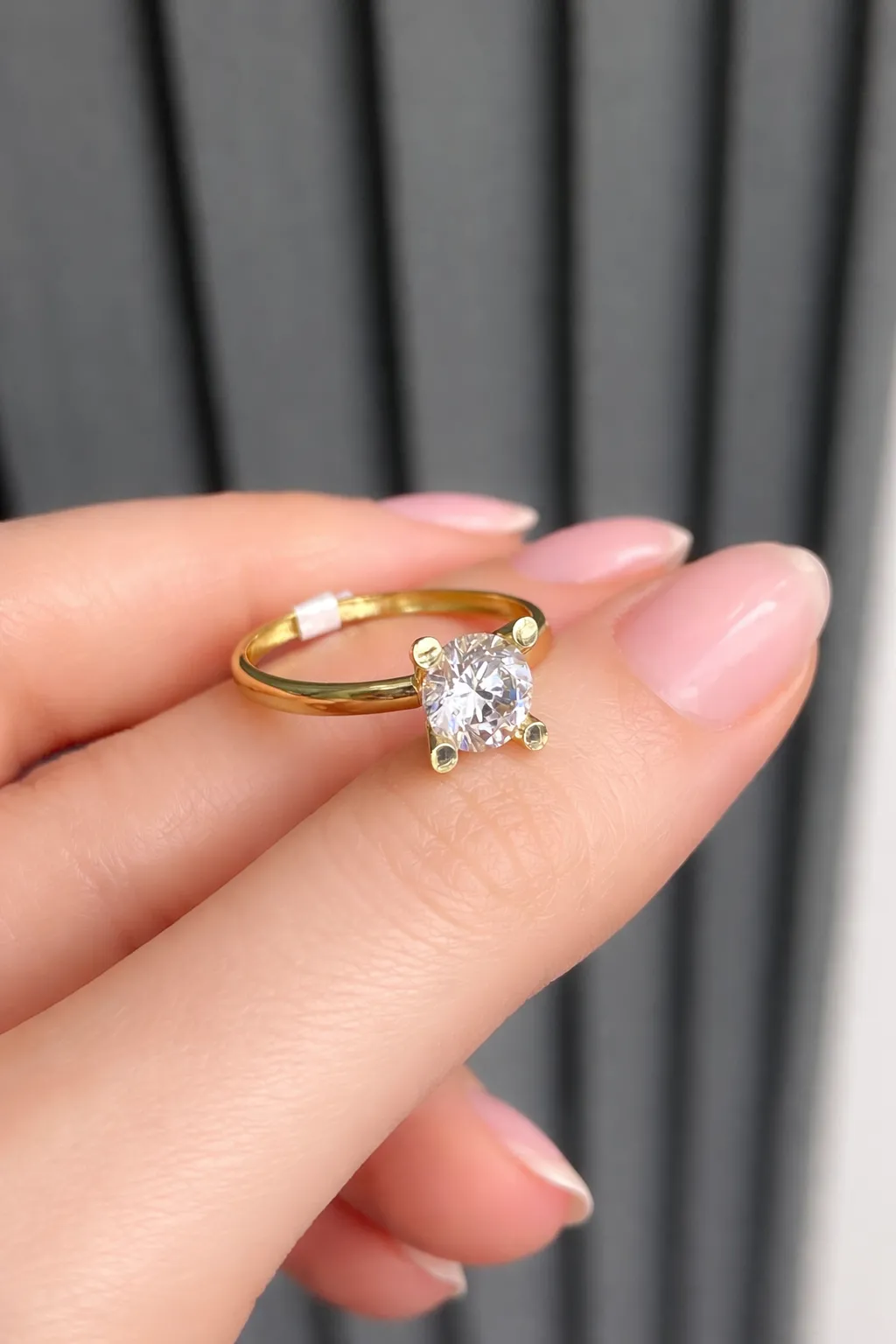 Favori Marka Tek Taş Model Yüzük