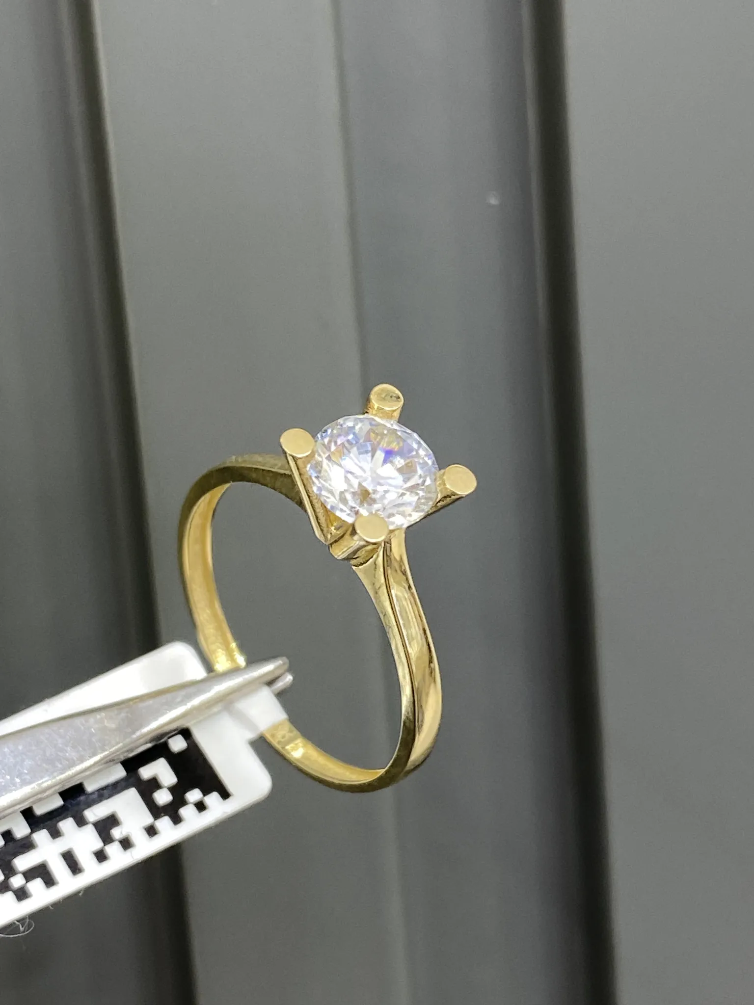 Favori Marka Tek Taş Model Yüzük