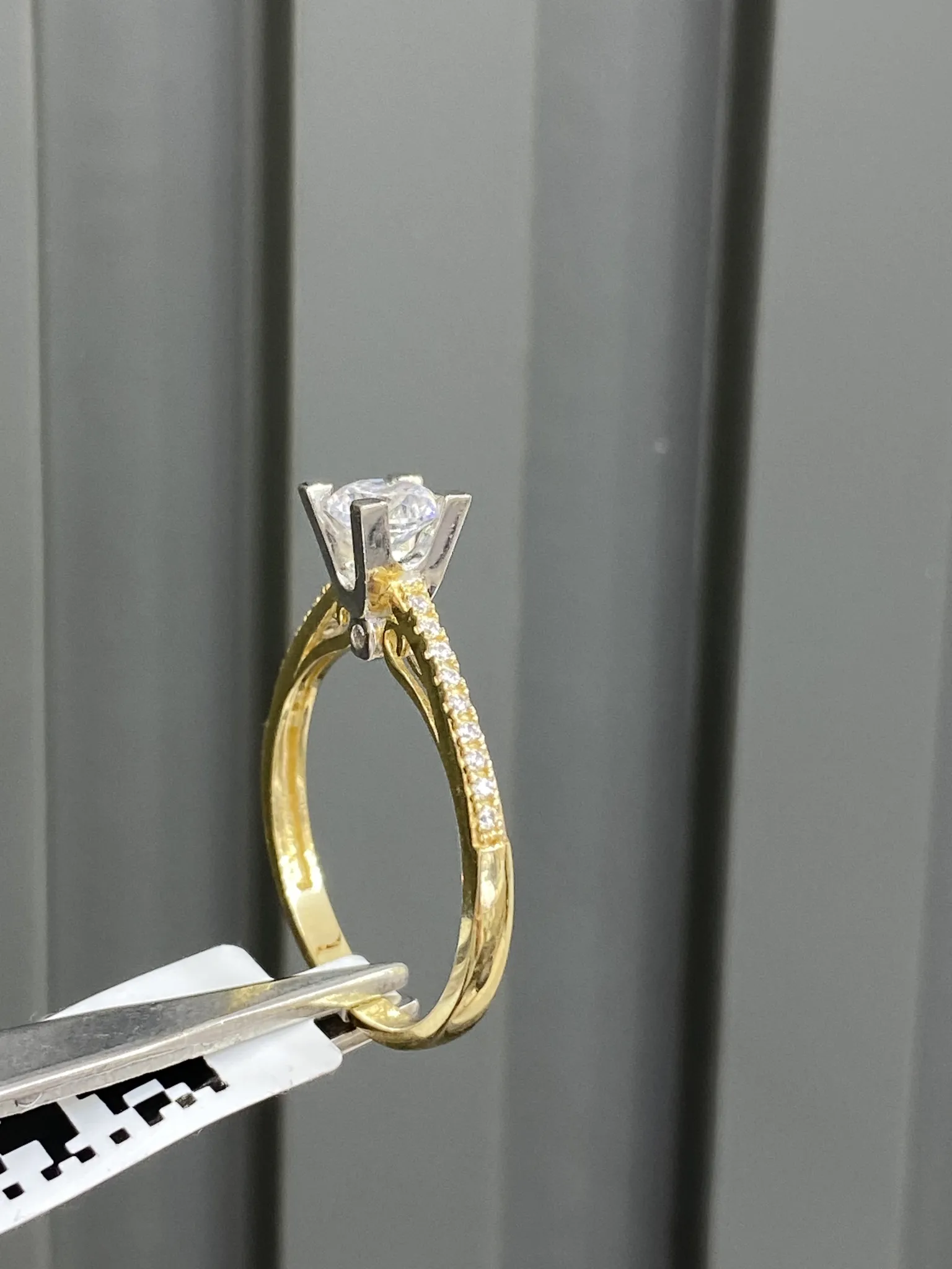 Favori Marka Tek Taş Model Yüzük