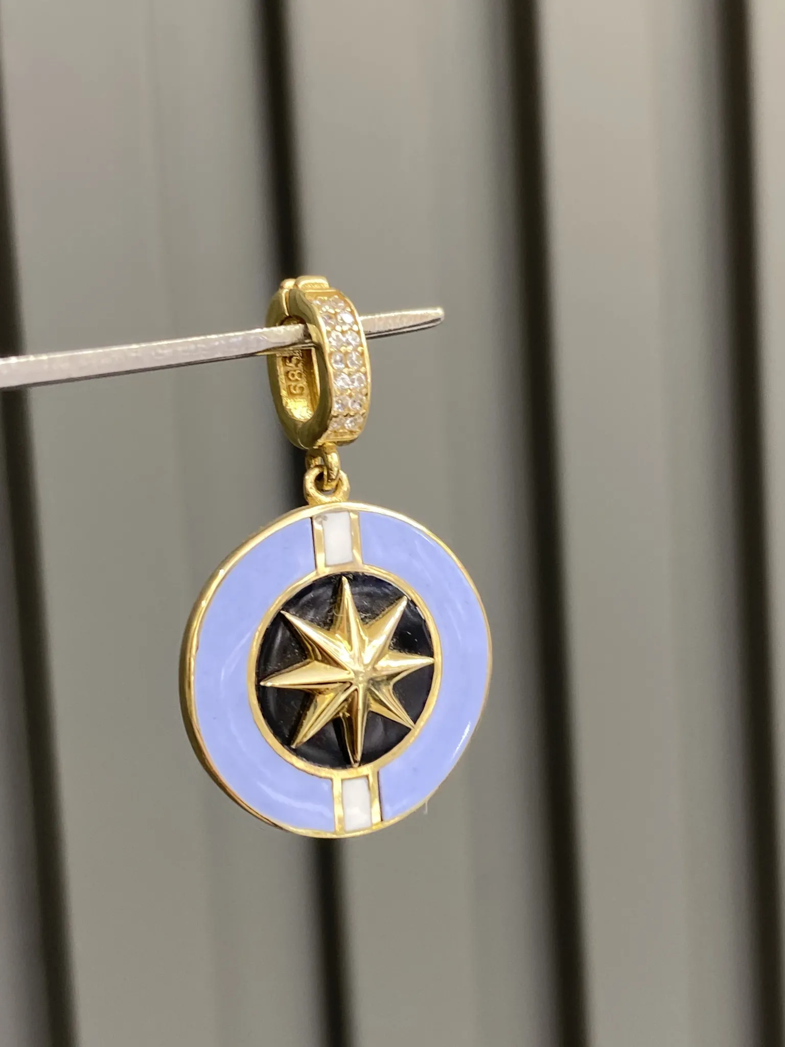 Favori Marka Charm Model Uç