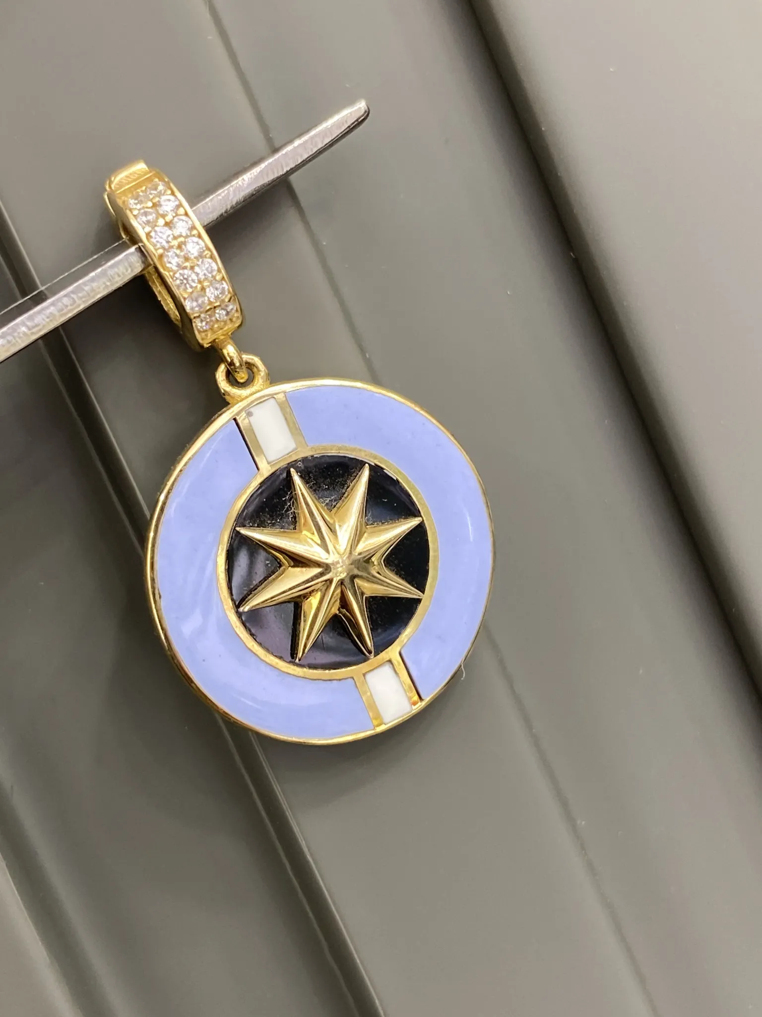 Favori Marka Charm Model Uç