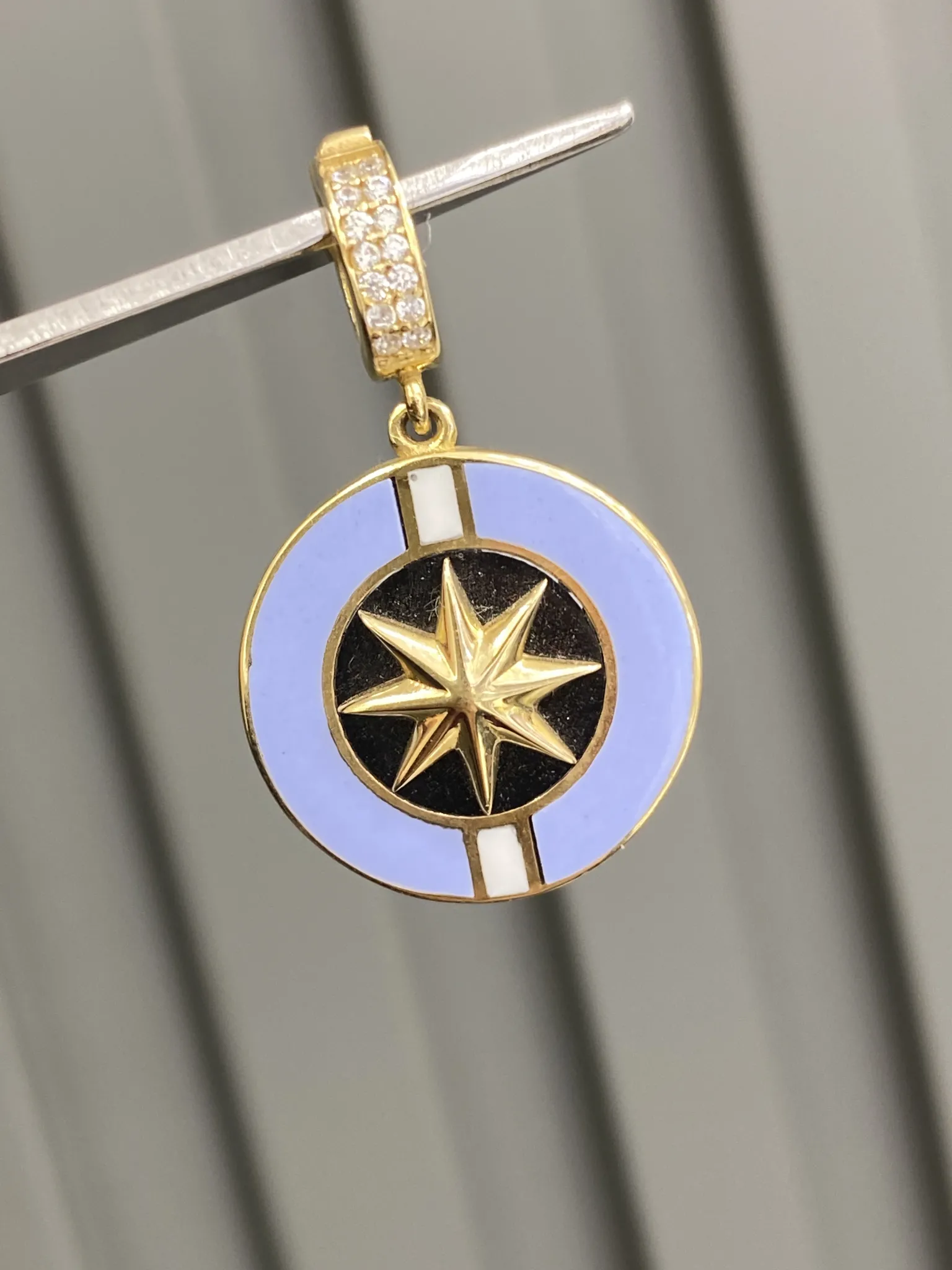 Favori Marka Charm Model Uç