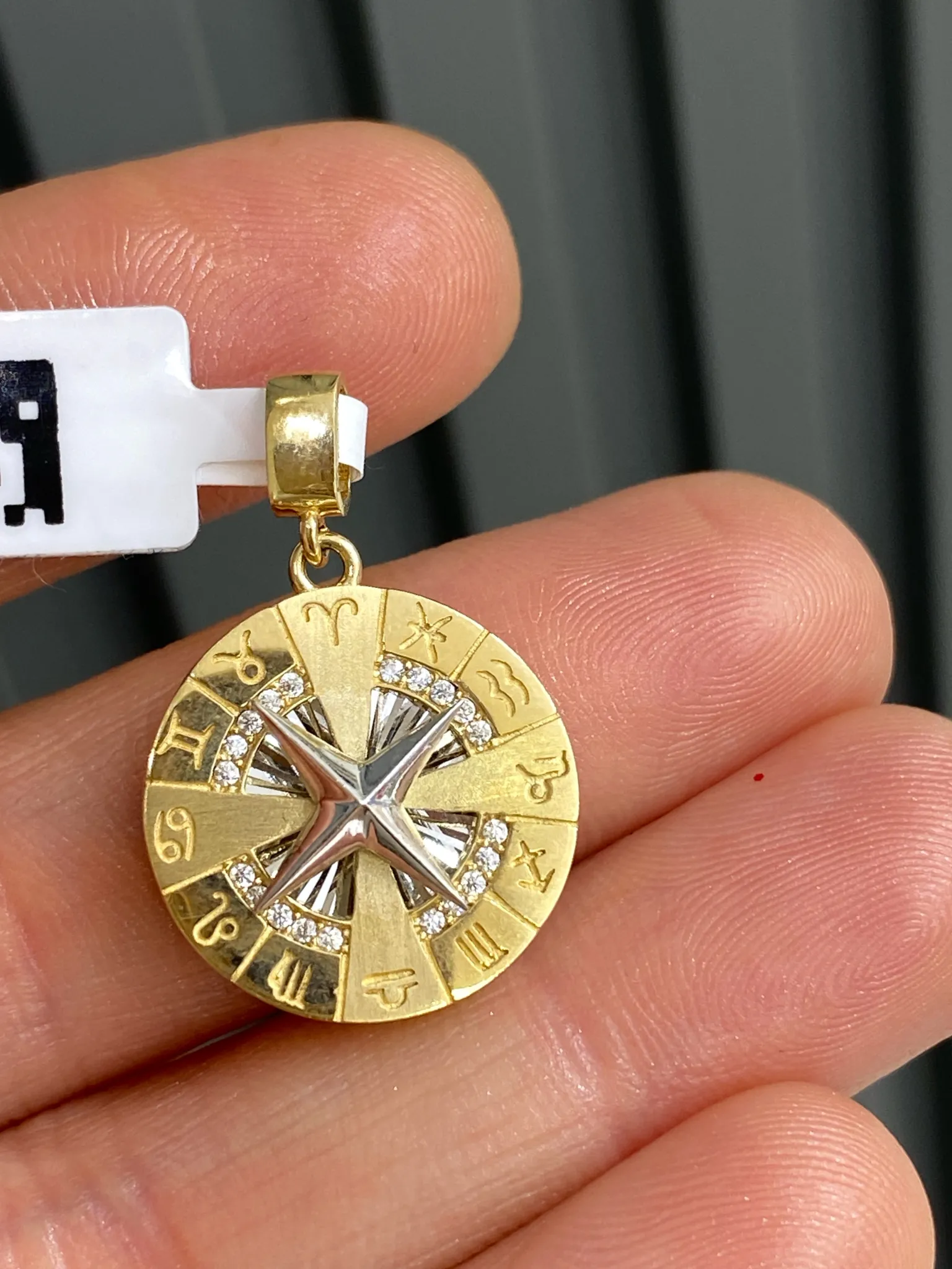 Favori Marka Pusula Model Uç