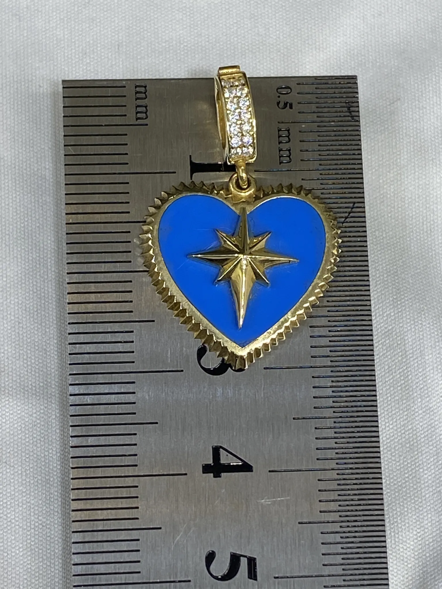 Favori Marka Charm Model Uç