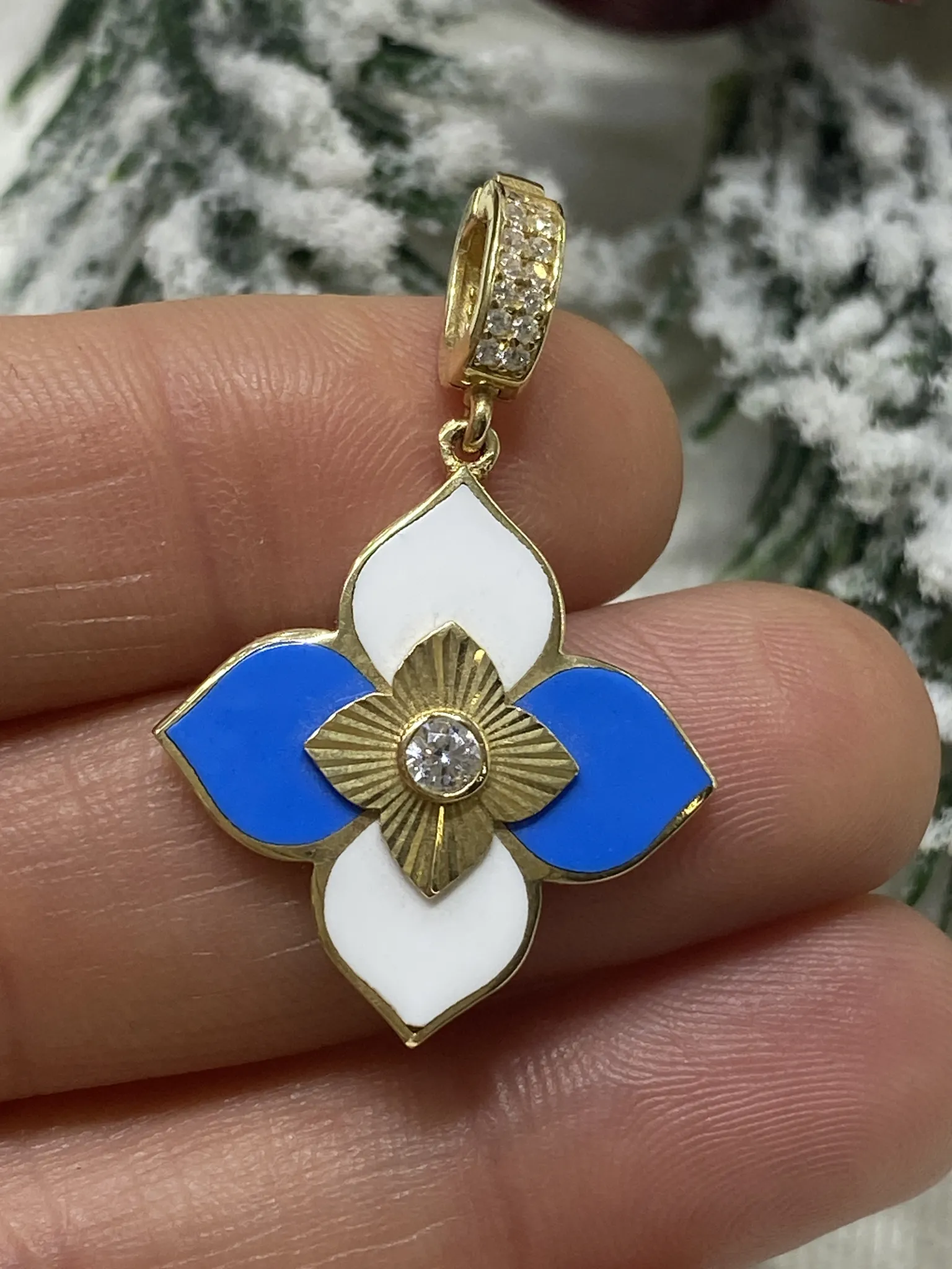 Favori Marka Charm Model Uç