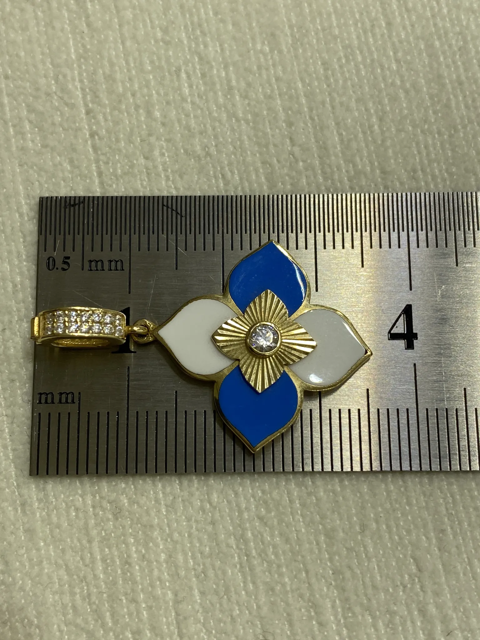 Favori Marka Charm Model Uç