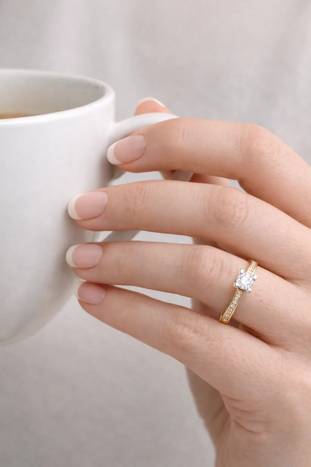 Favori Marka Tek Taş Model Yüzük