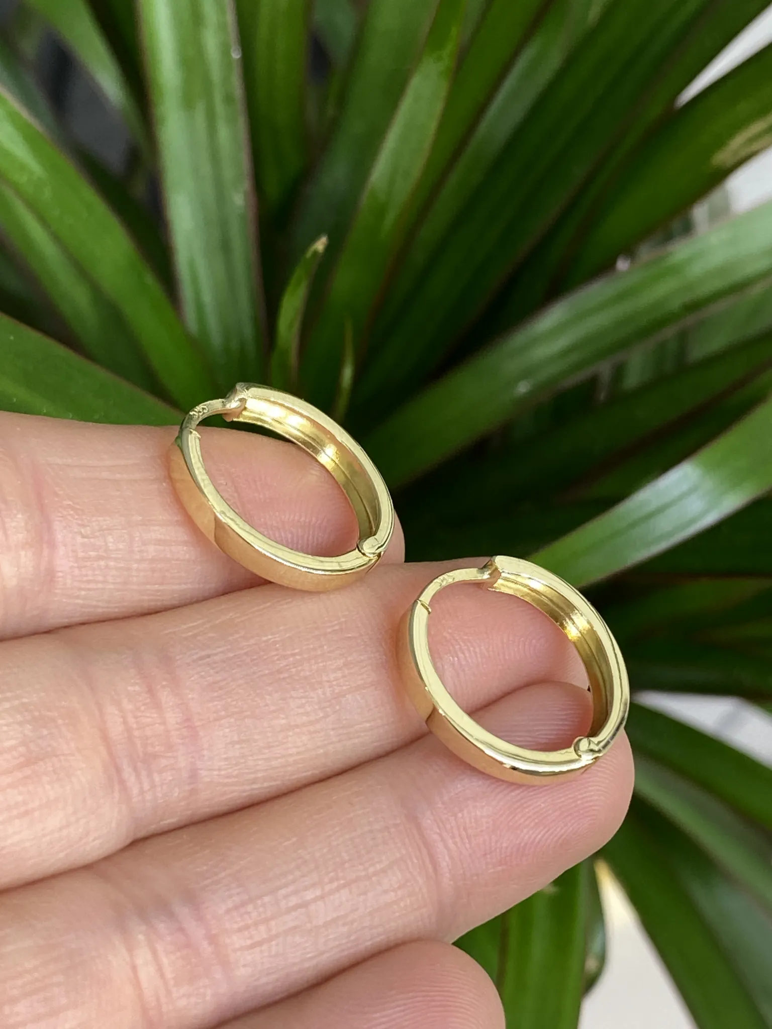 Favori Marka Halka Model Küpe