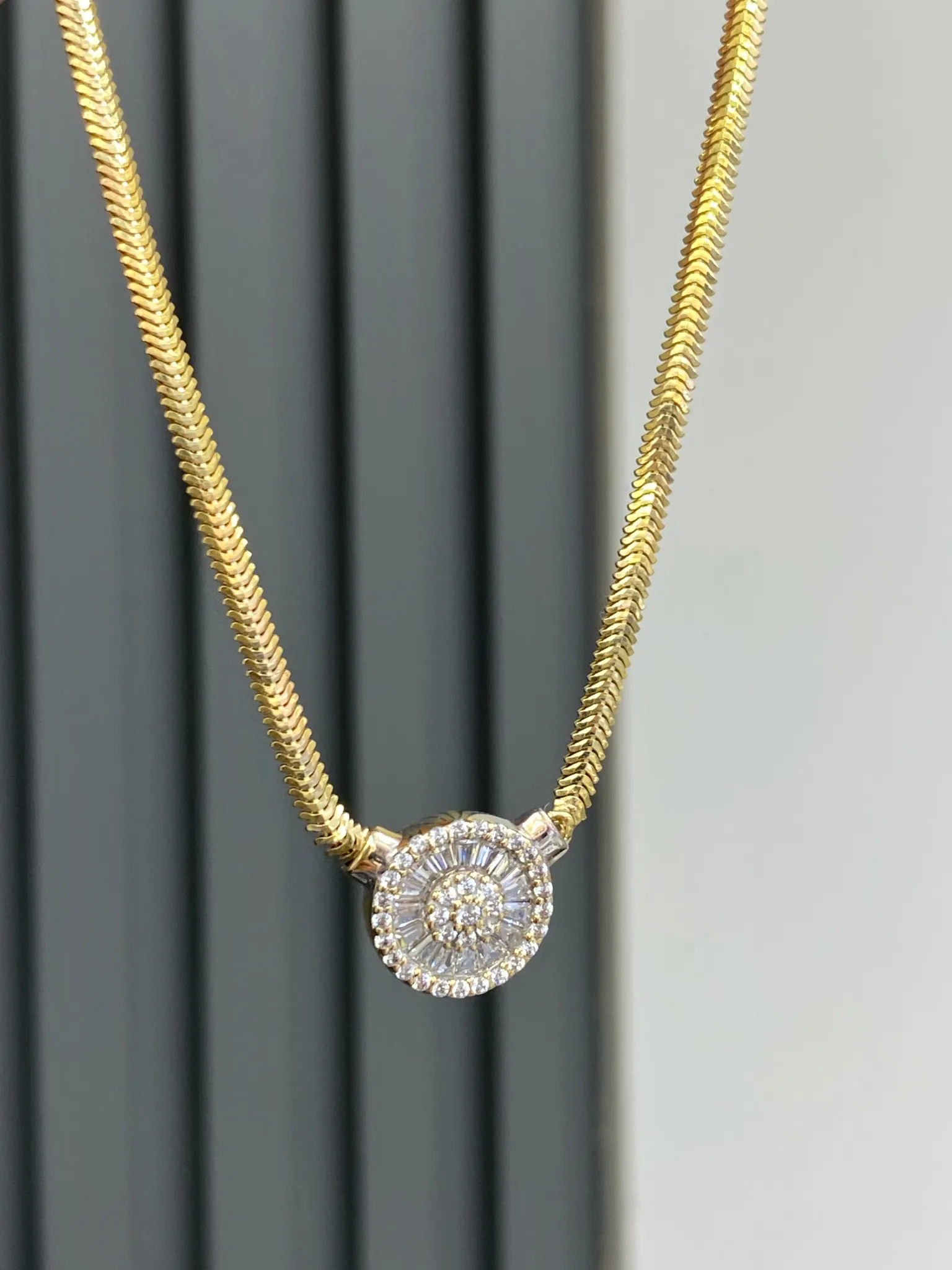 Favori Marka Balık Sırtı Model Baget Taşlı Zincir 45 cm