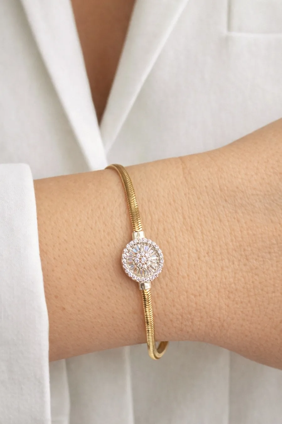 Favori Marka Balık Sırtı Model Baget Taşlı Bileklik