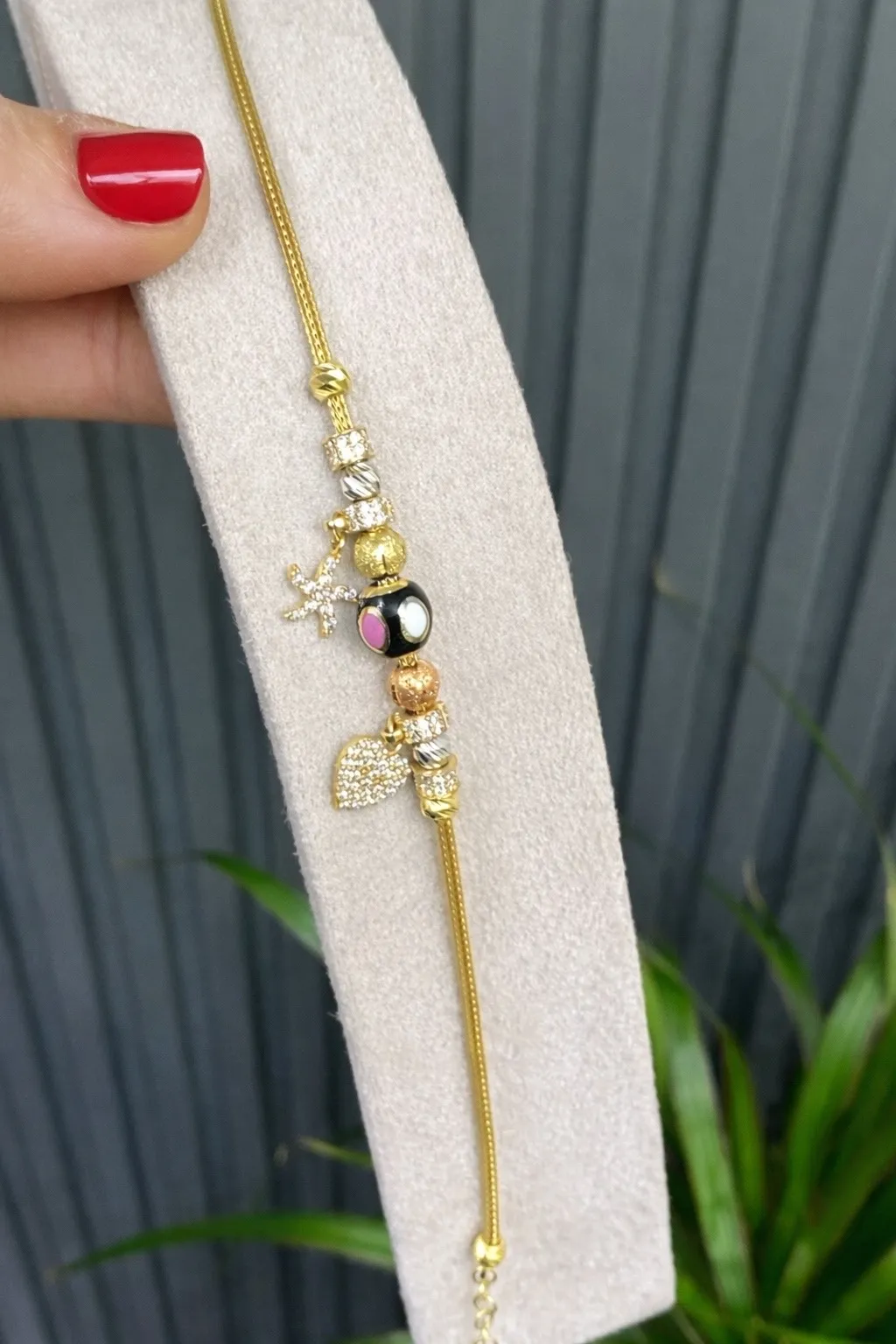 Favori Marka Pan Model Bileklik