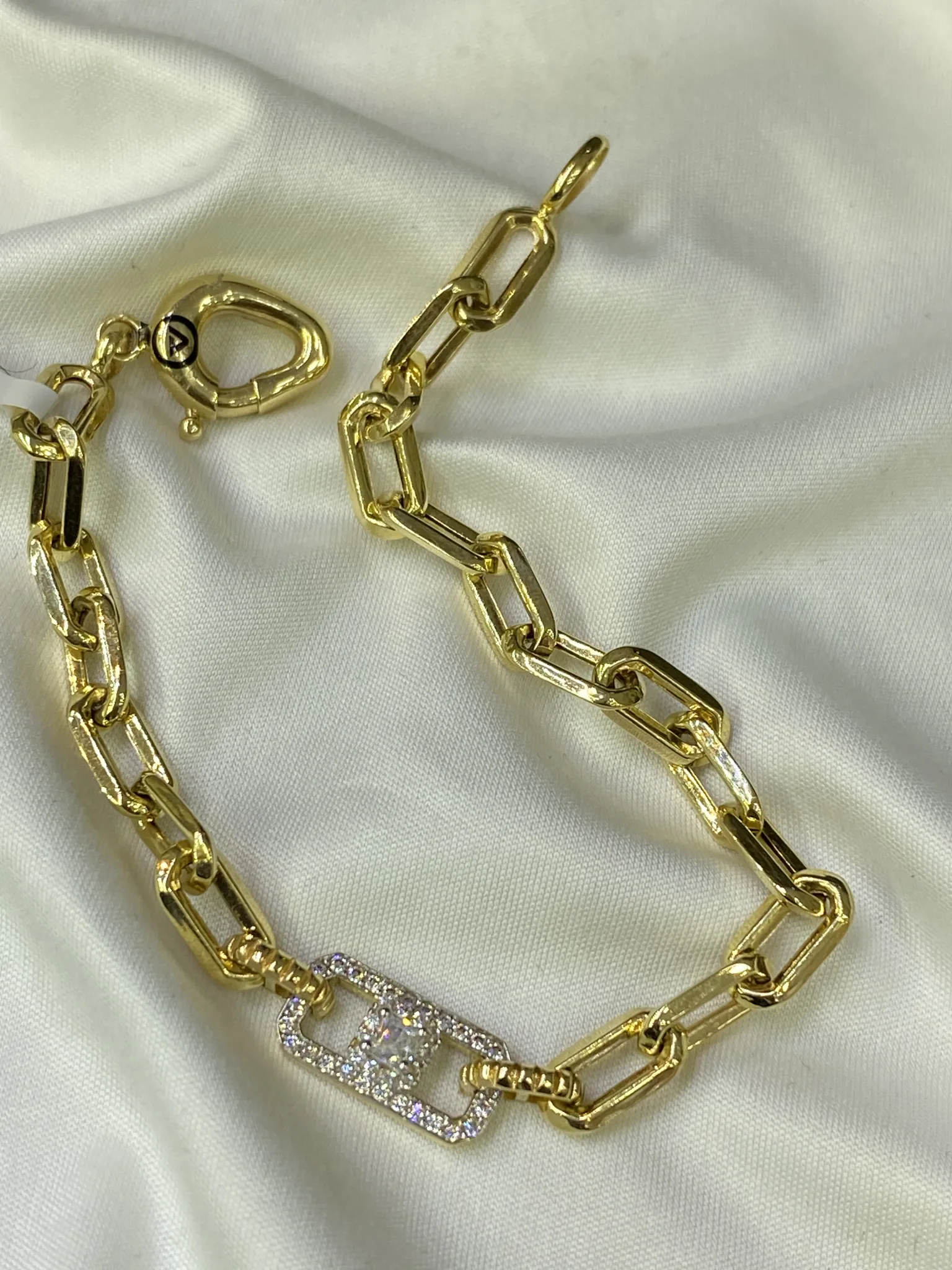 Favori Marka İtalyan Model Taşlı Bileklik 