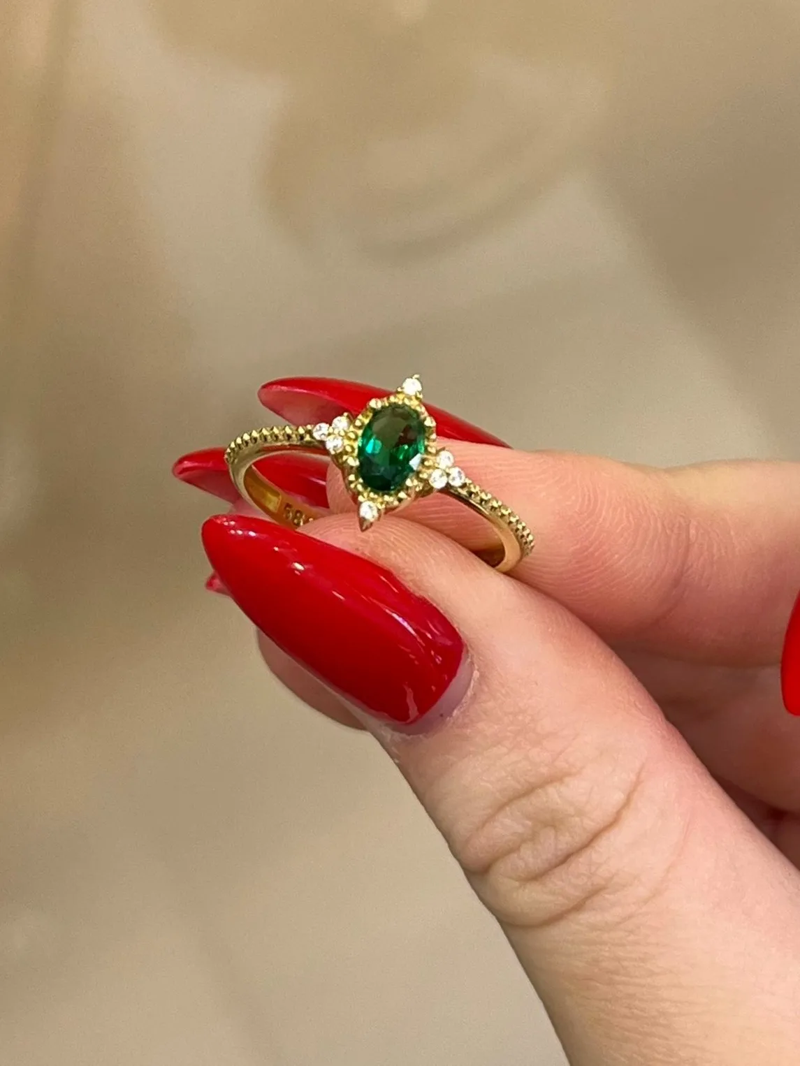 14 Ayar Yeşil Taşlı Model Yüzük