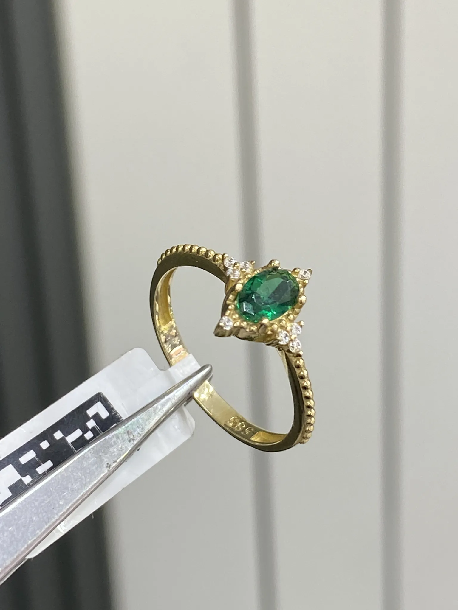 14 Ayar Yeşil Taşlı Model Yüzük