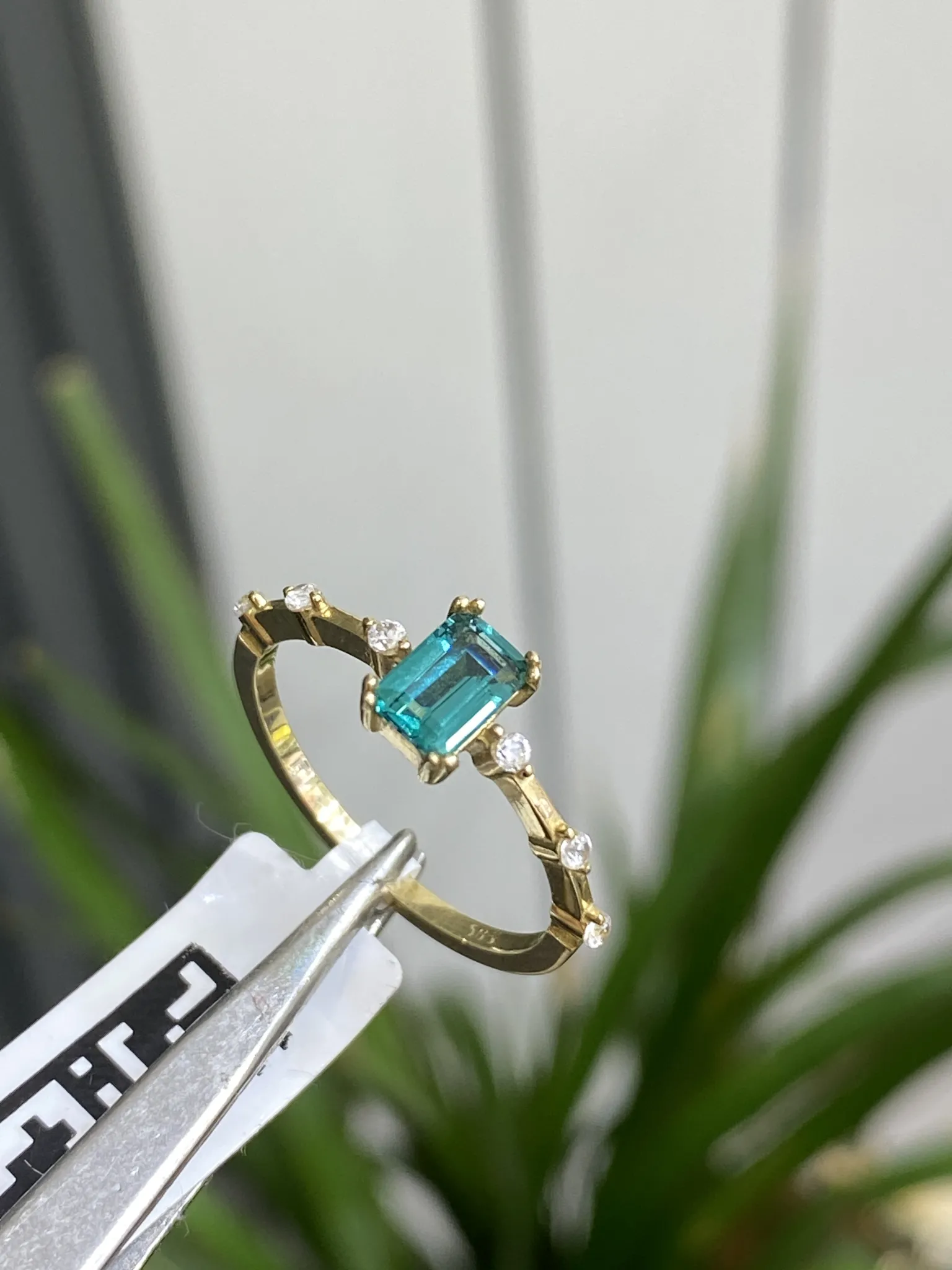 Favori Marka Yeşil Taşlı Model Yüzük