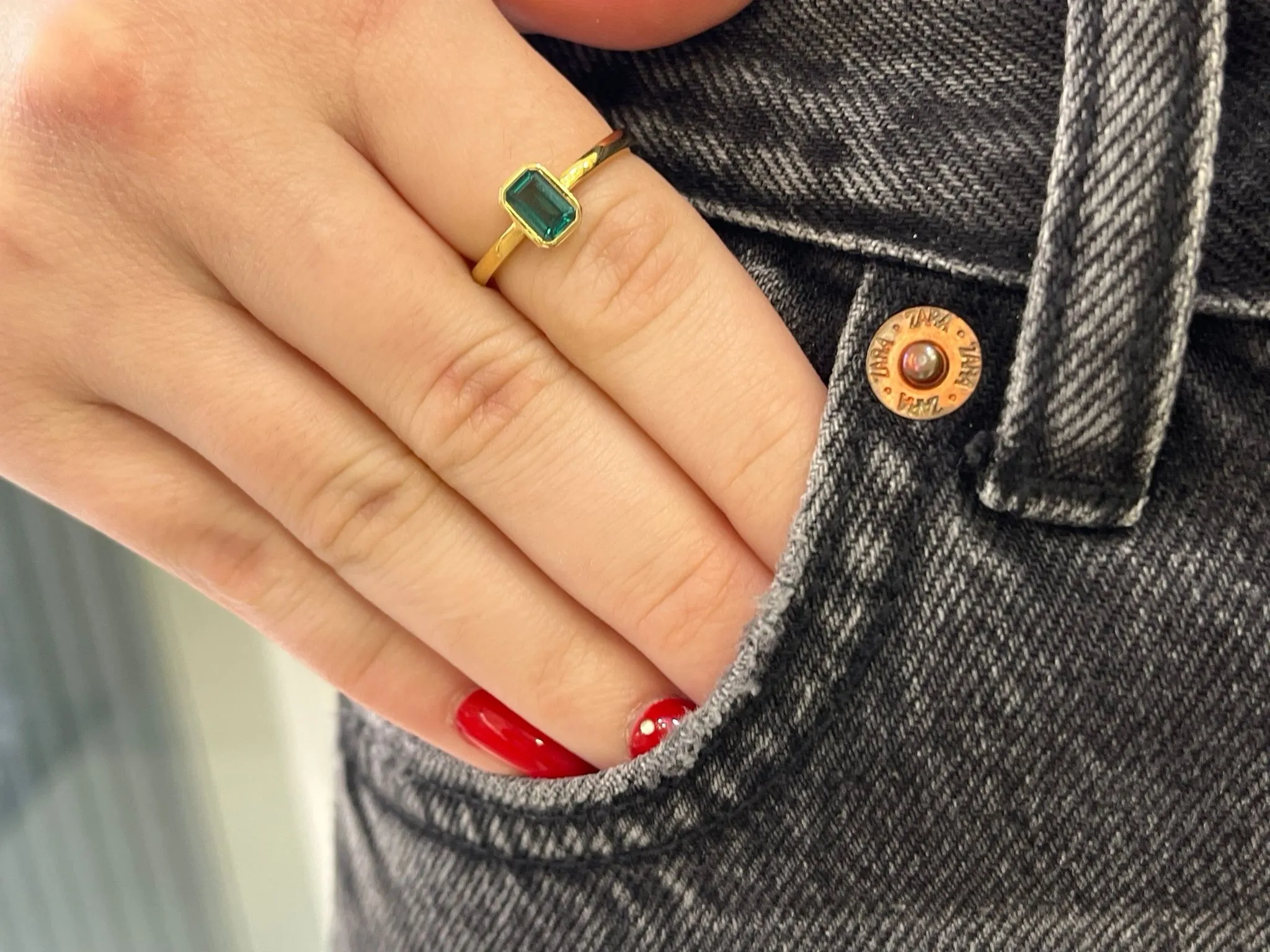 14 Ayar Yeşil Taşlı Model Yüzük