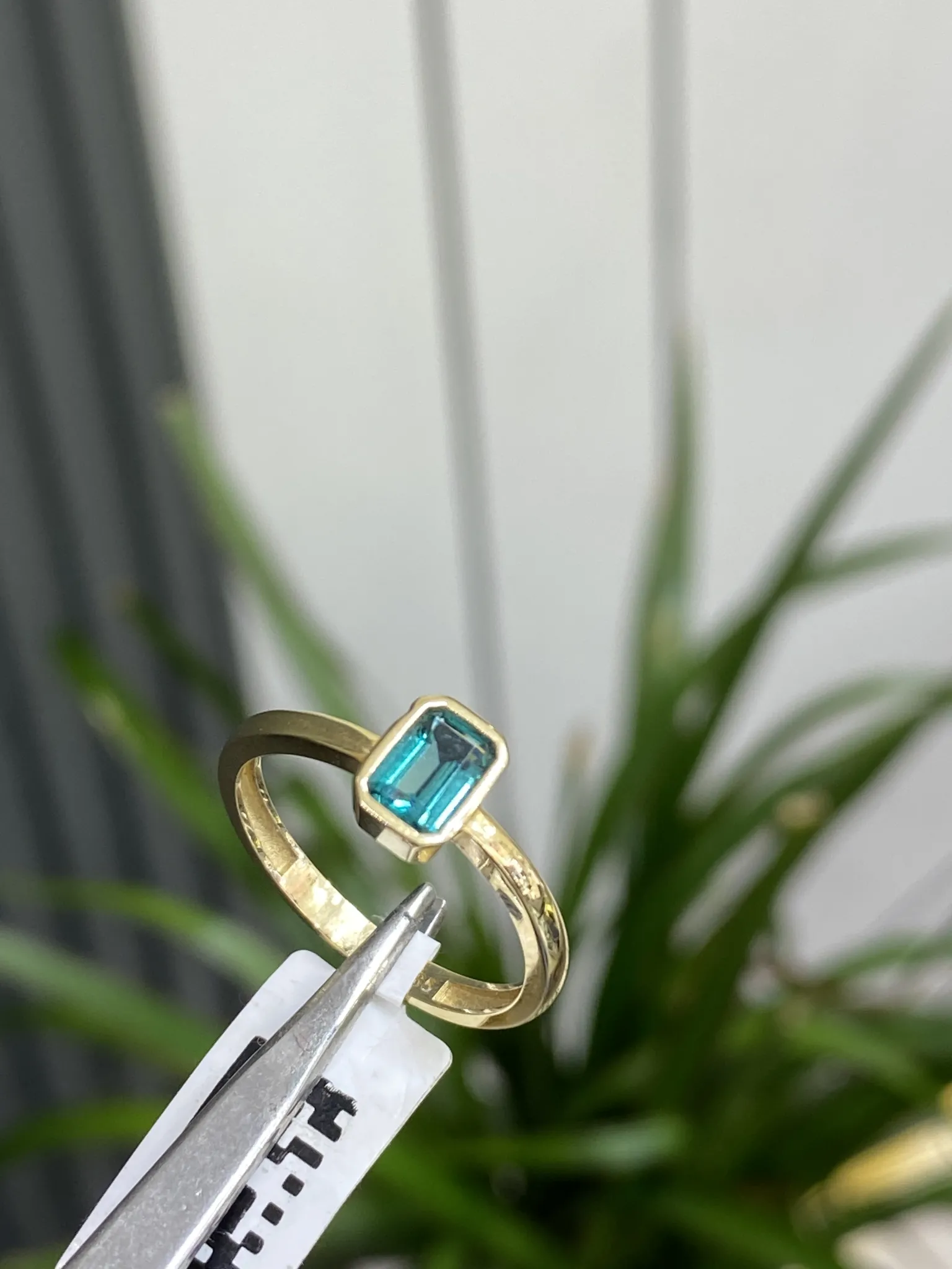 14 Ayar Yeşil Taşlı Model Yüzük