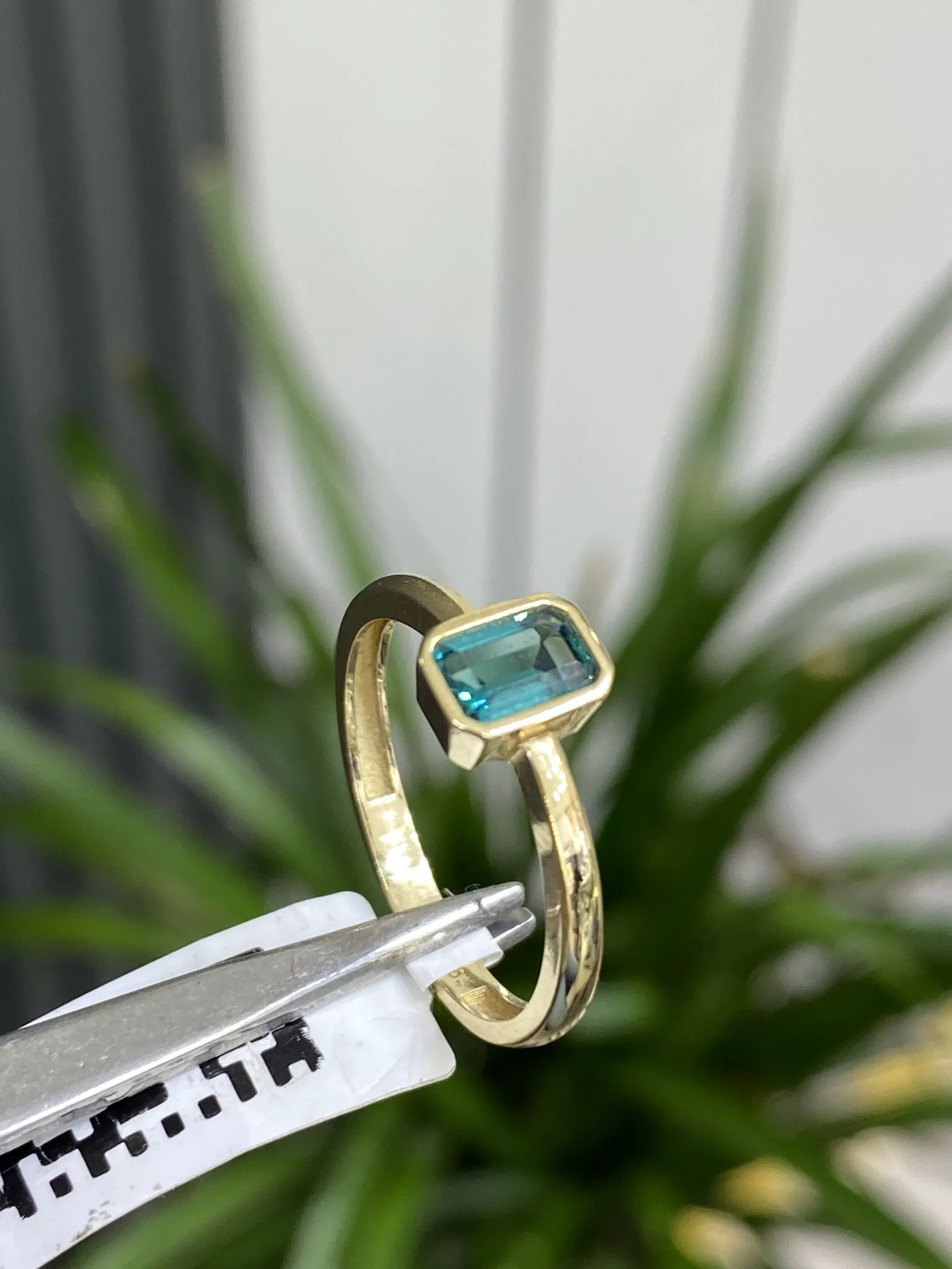 14 Ayar Yeşil Taşlı Model Yüzük