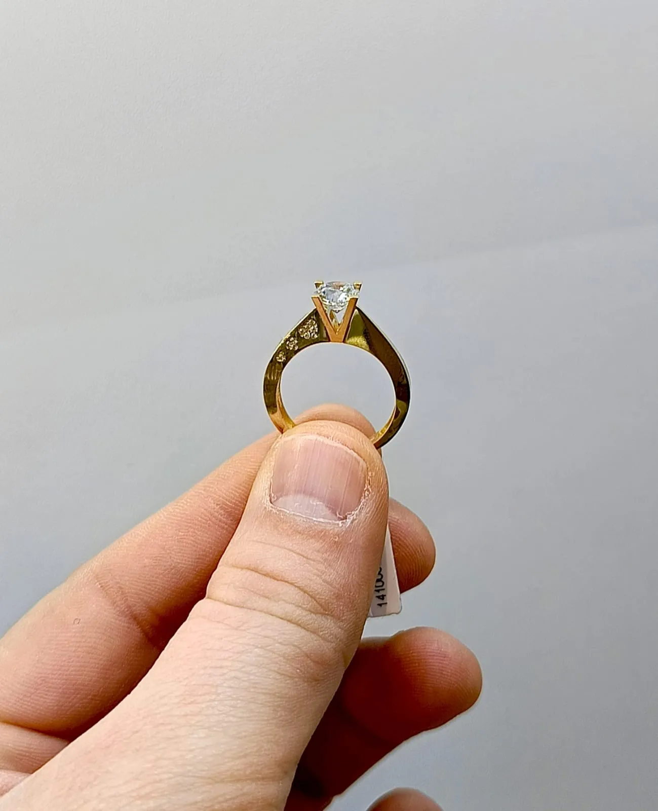 Favori Marka Tek Taş Model Yüzük