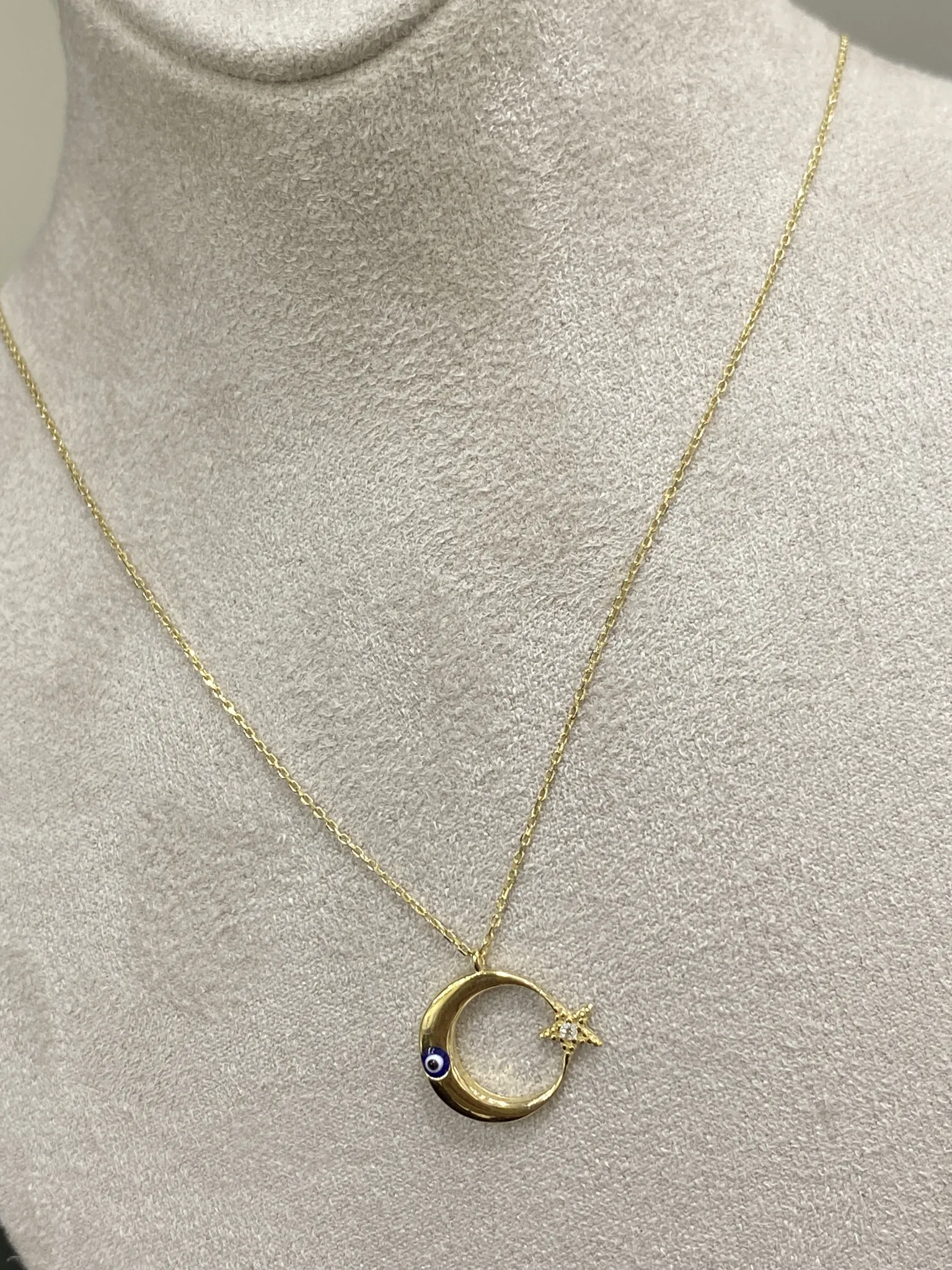 Favori Marka Ay Yıldız Model Kolye