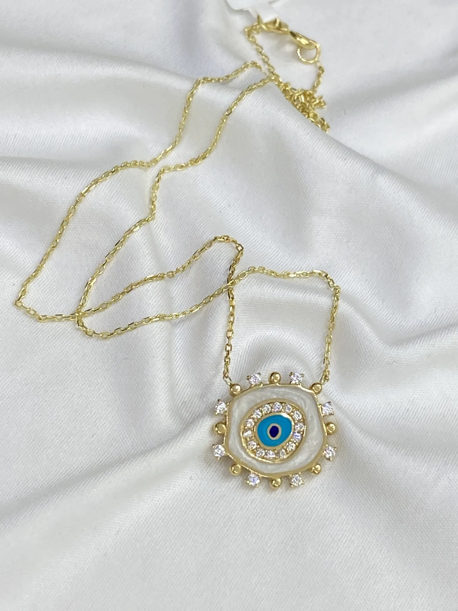 Favori Marka Mineli Model Kolye