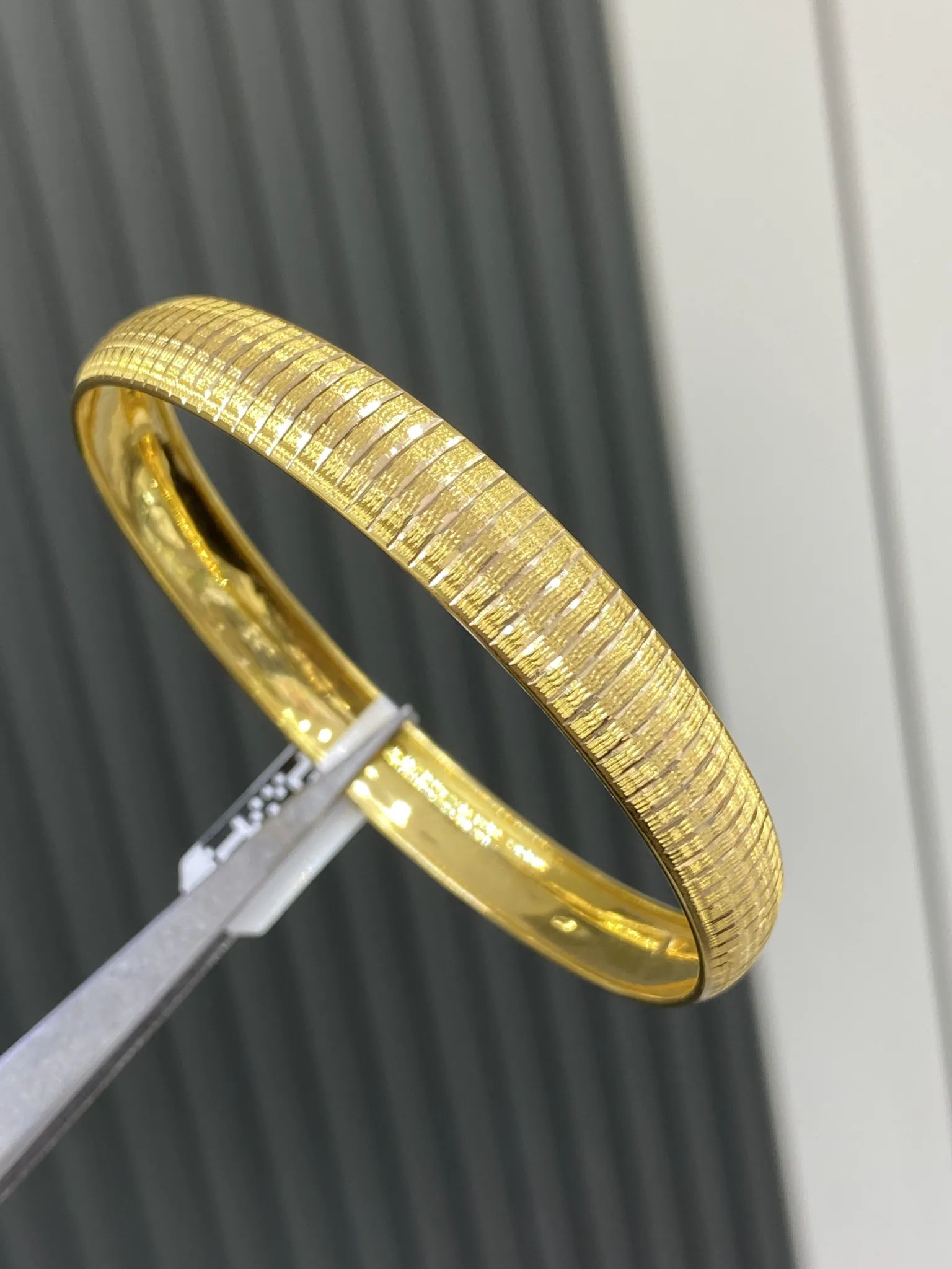 14 Ayar Hediyelik Desenli Bilezik 21 NO