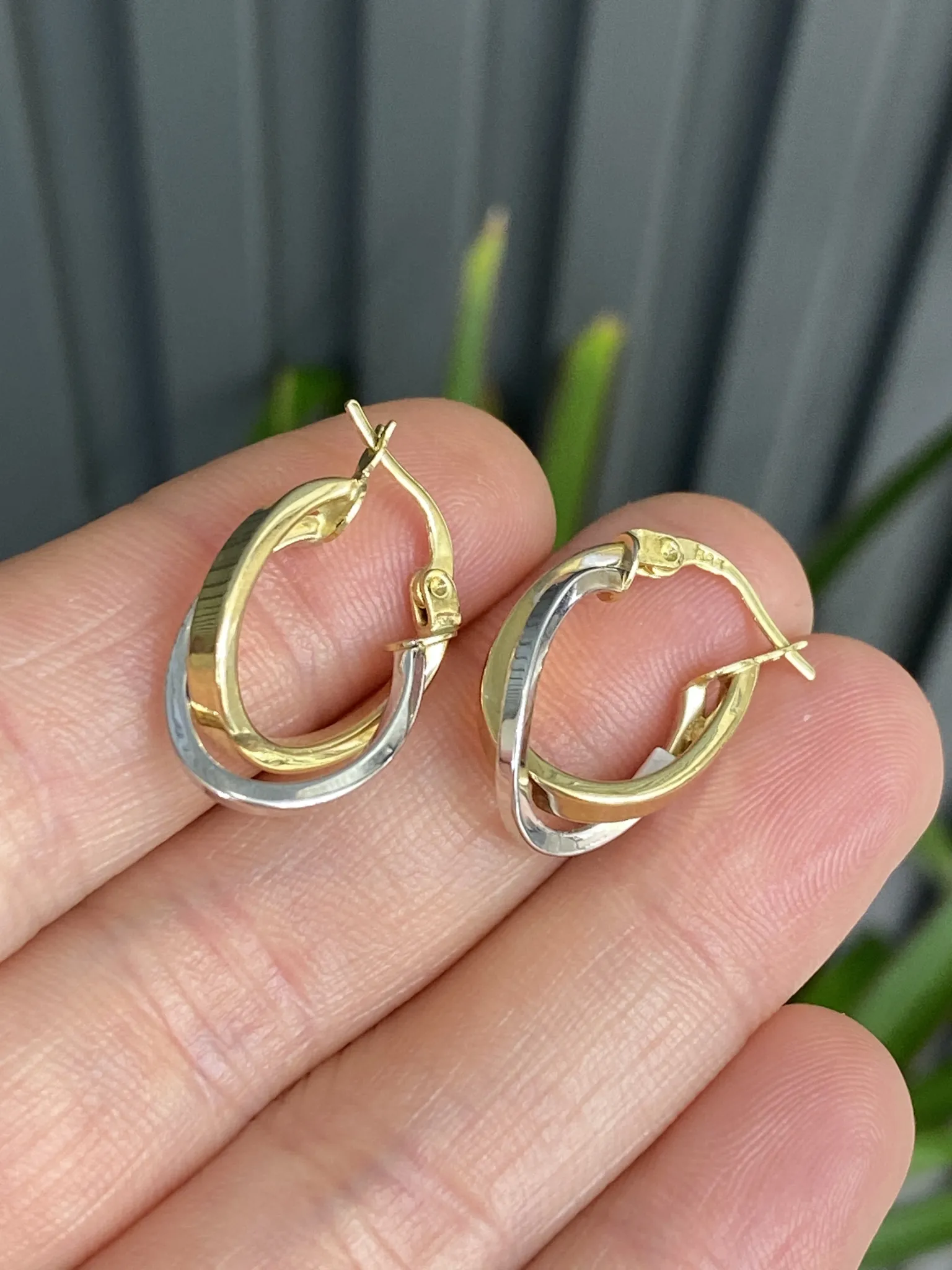 Favori Marka Halka Küpe