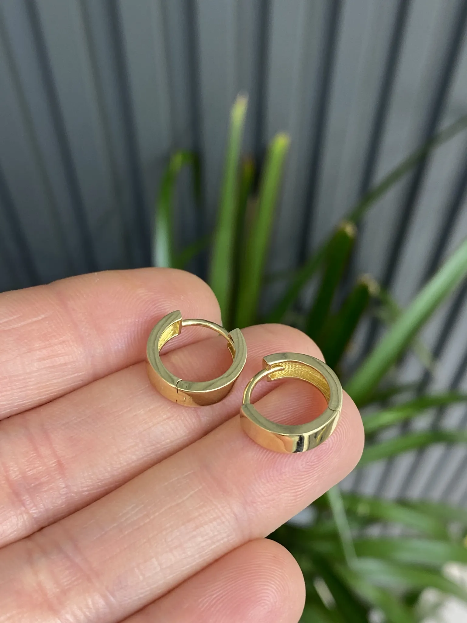 Favori Marka Halka Model Küpe