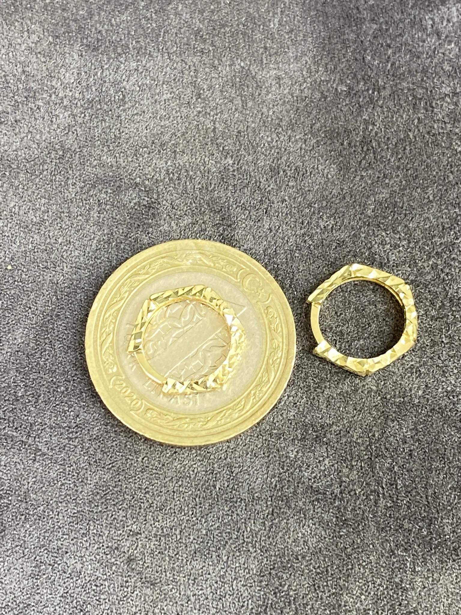 Favori Marka İtalyan Model Desenli Halka Küpe