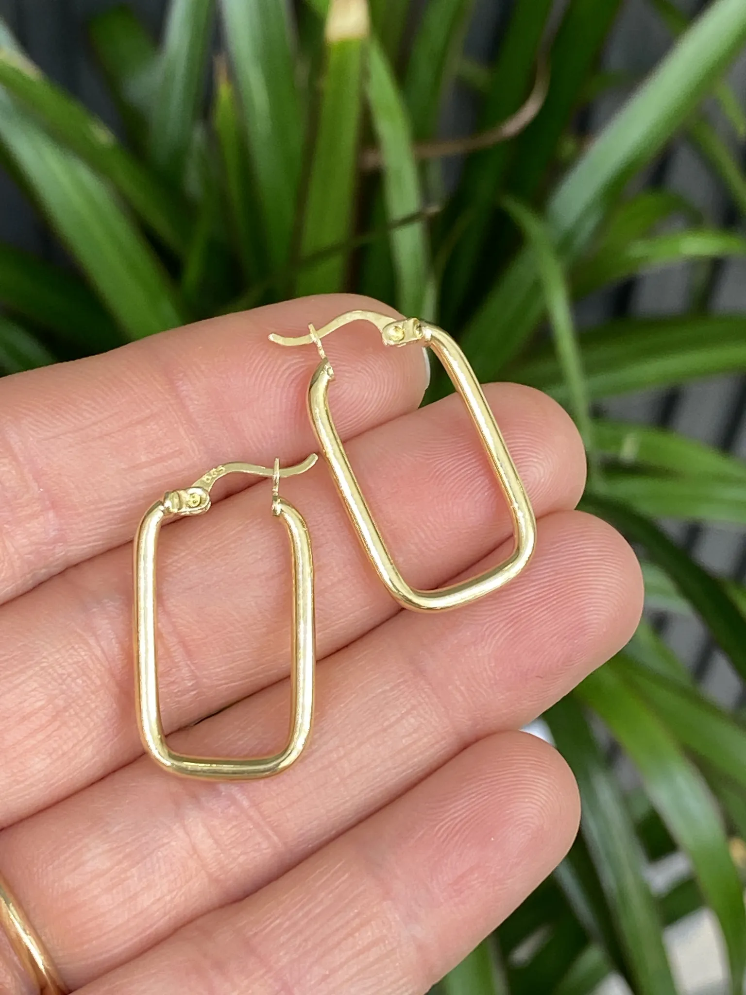 Favori Marka İtalyan Model  Küpe