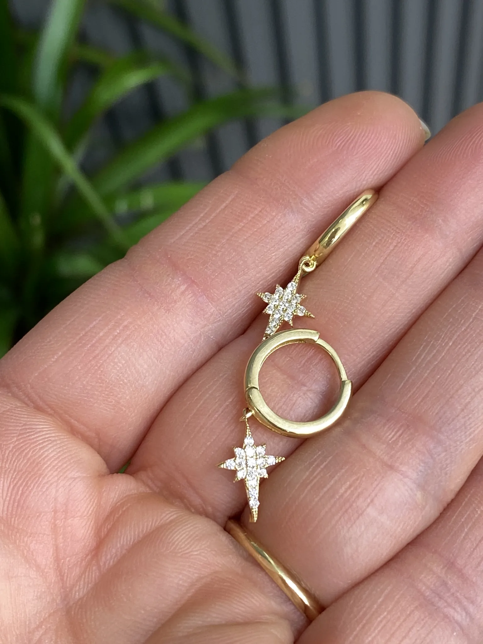 Favori Marka Kuzey Yıldızı Model Küpe