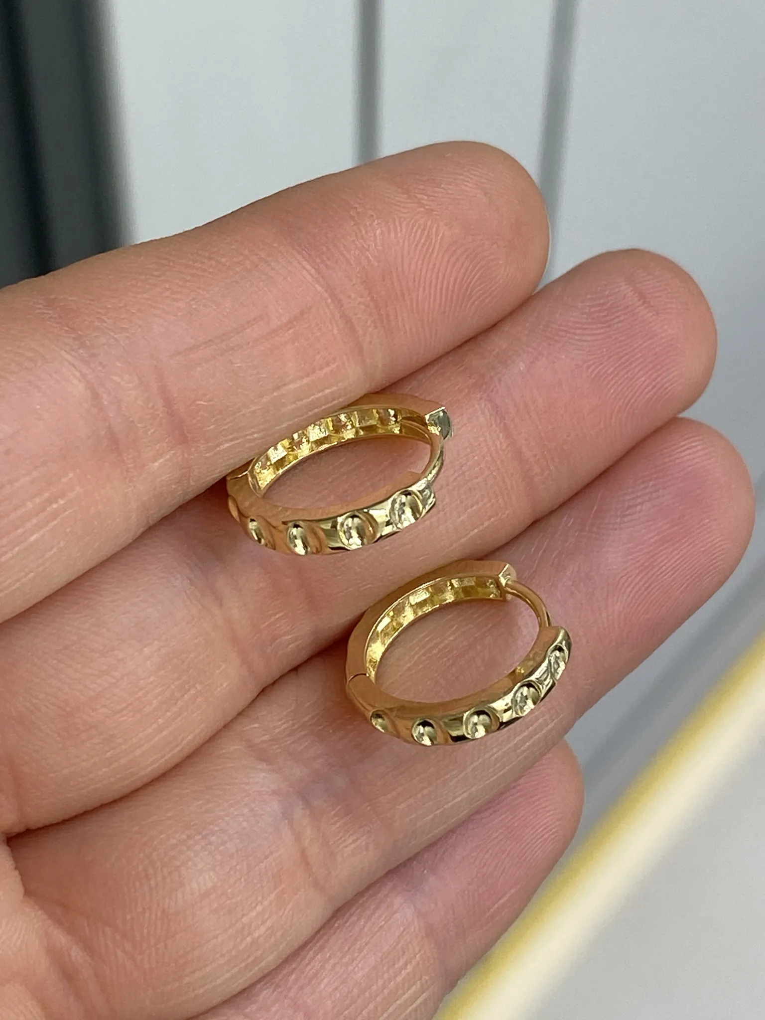 Favori Marka İtalyan Model Halka Küpe 