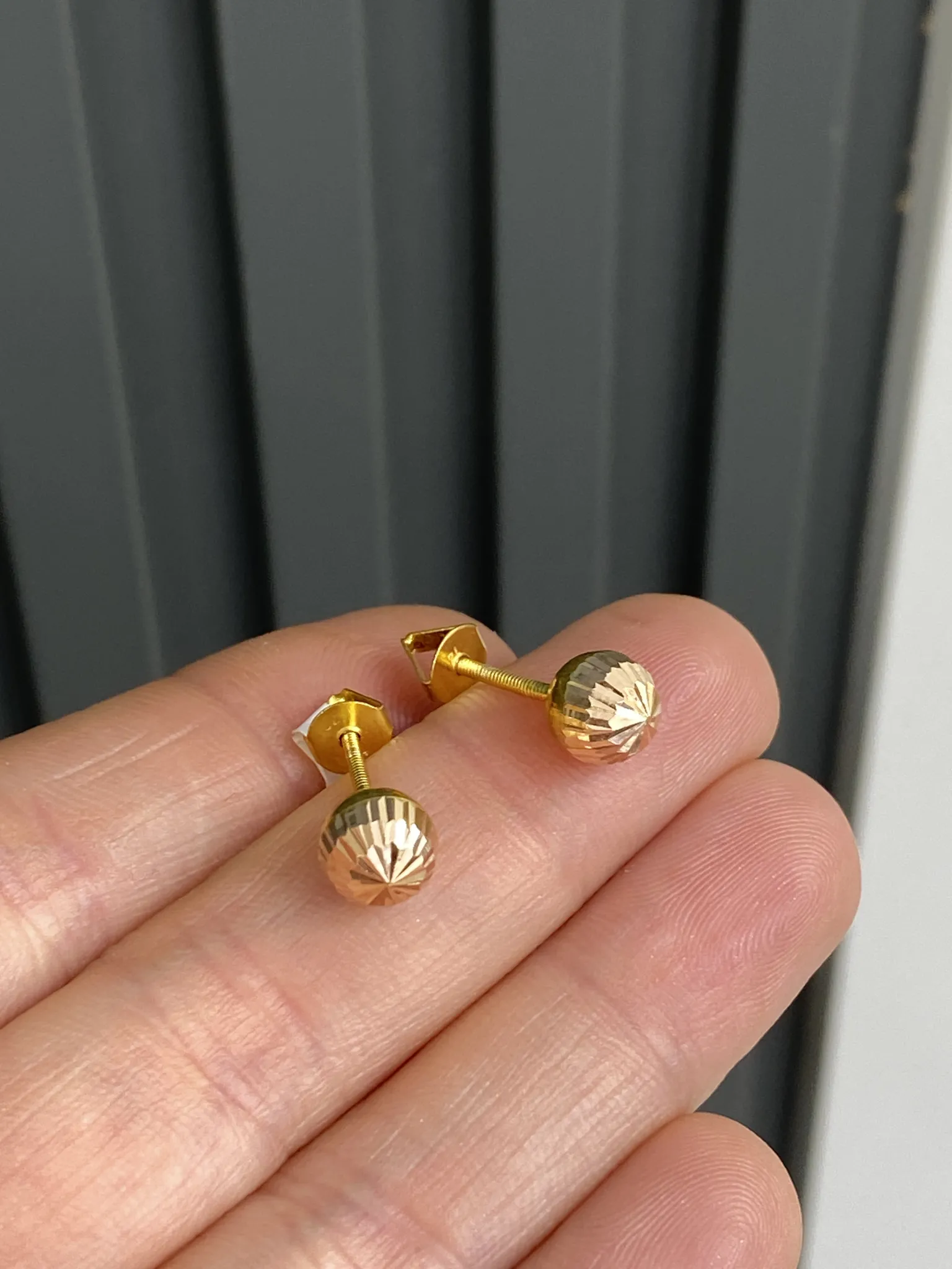 Favori Marka Top Küpe