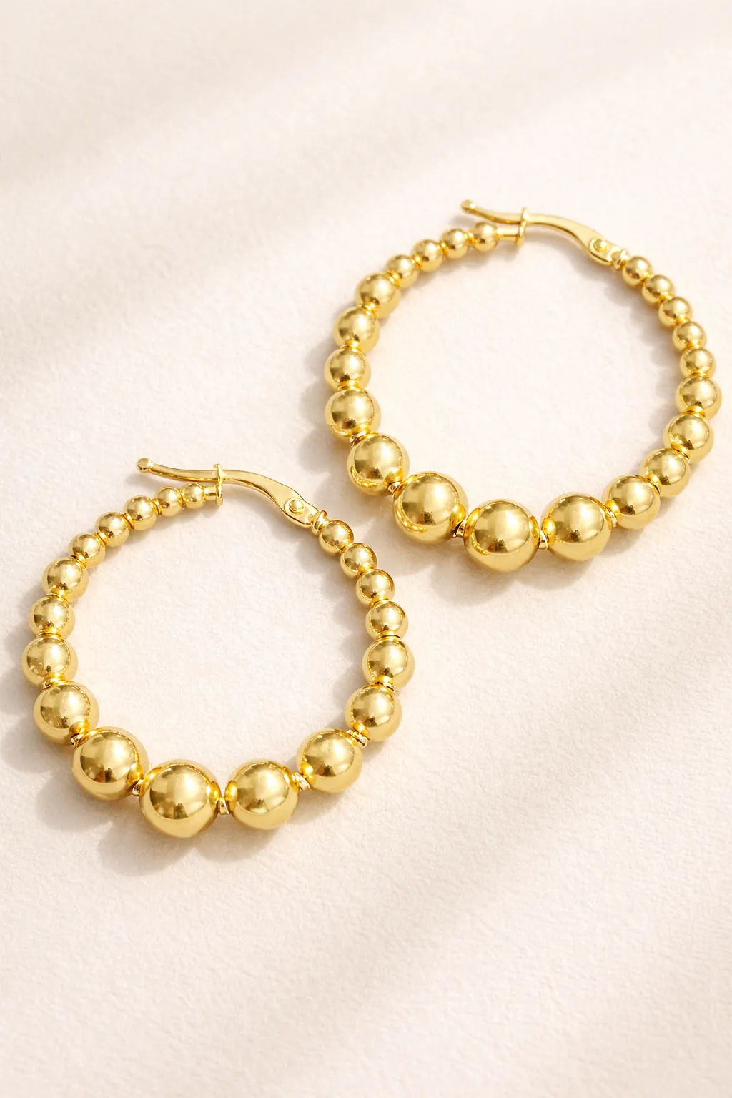 Favori Marka Fantezi Model Top Halka Küpe