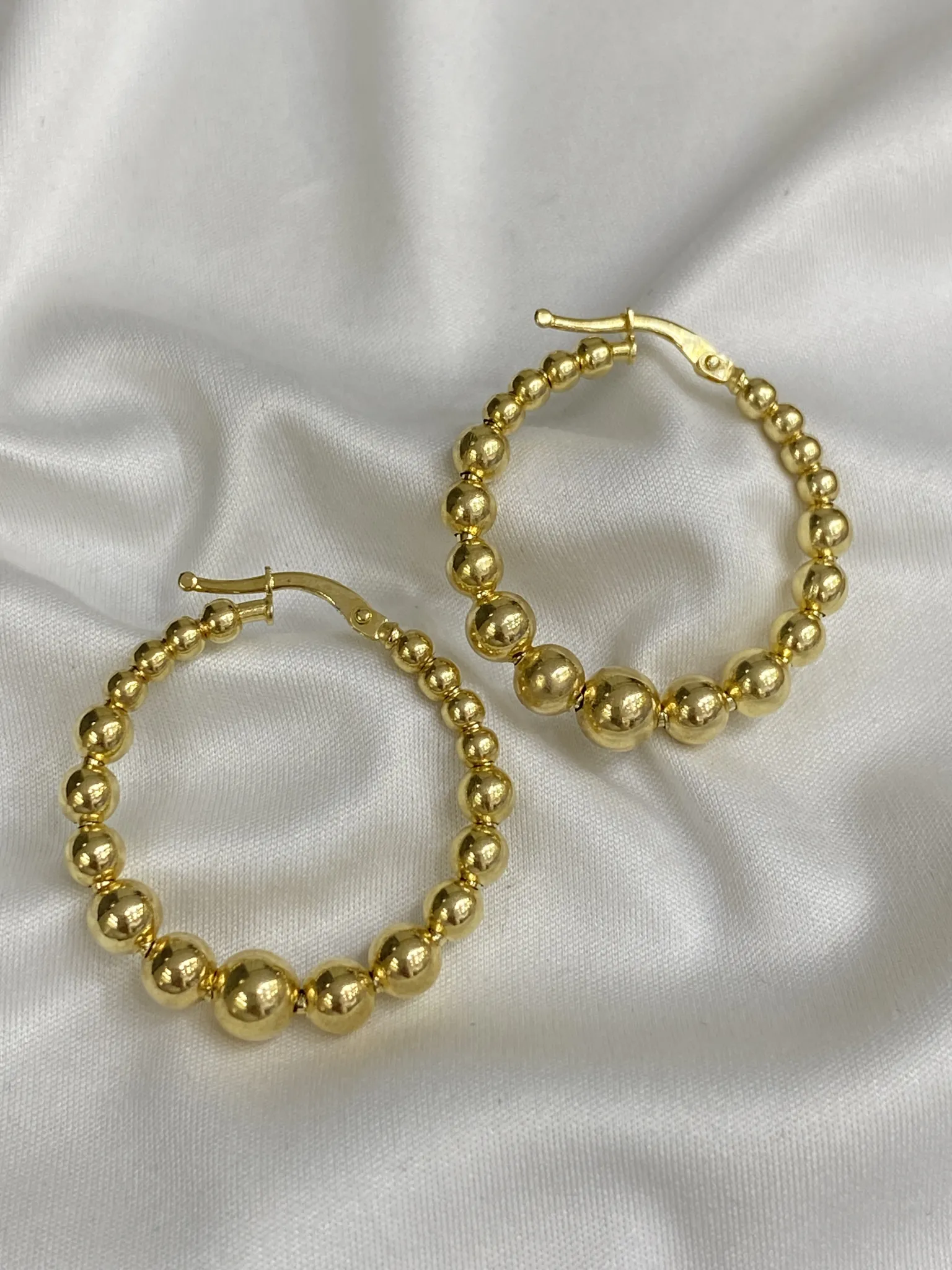 Favori Marka Fantezi Model Top Halka Küpe