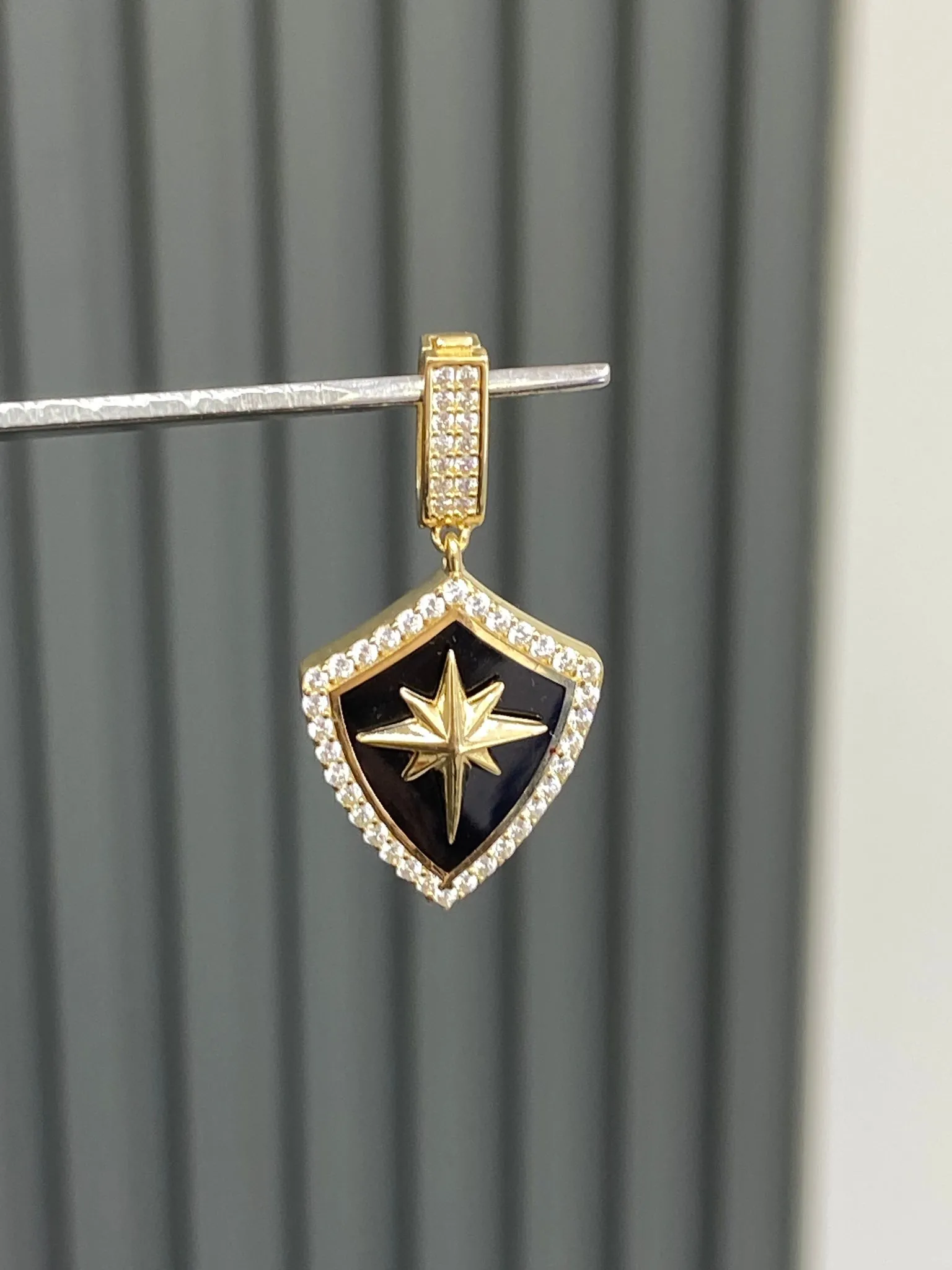 Favori Marka Siyah Mineli Kutup Yıldızı Model Uç