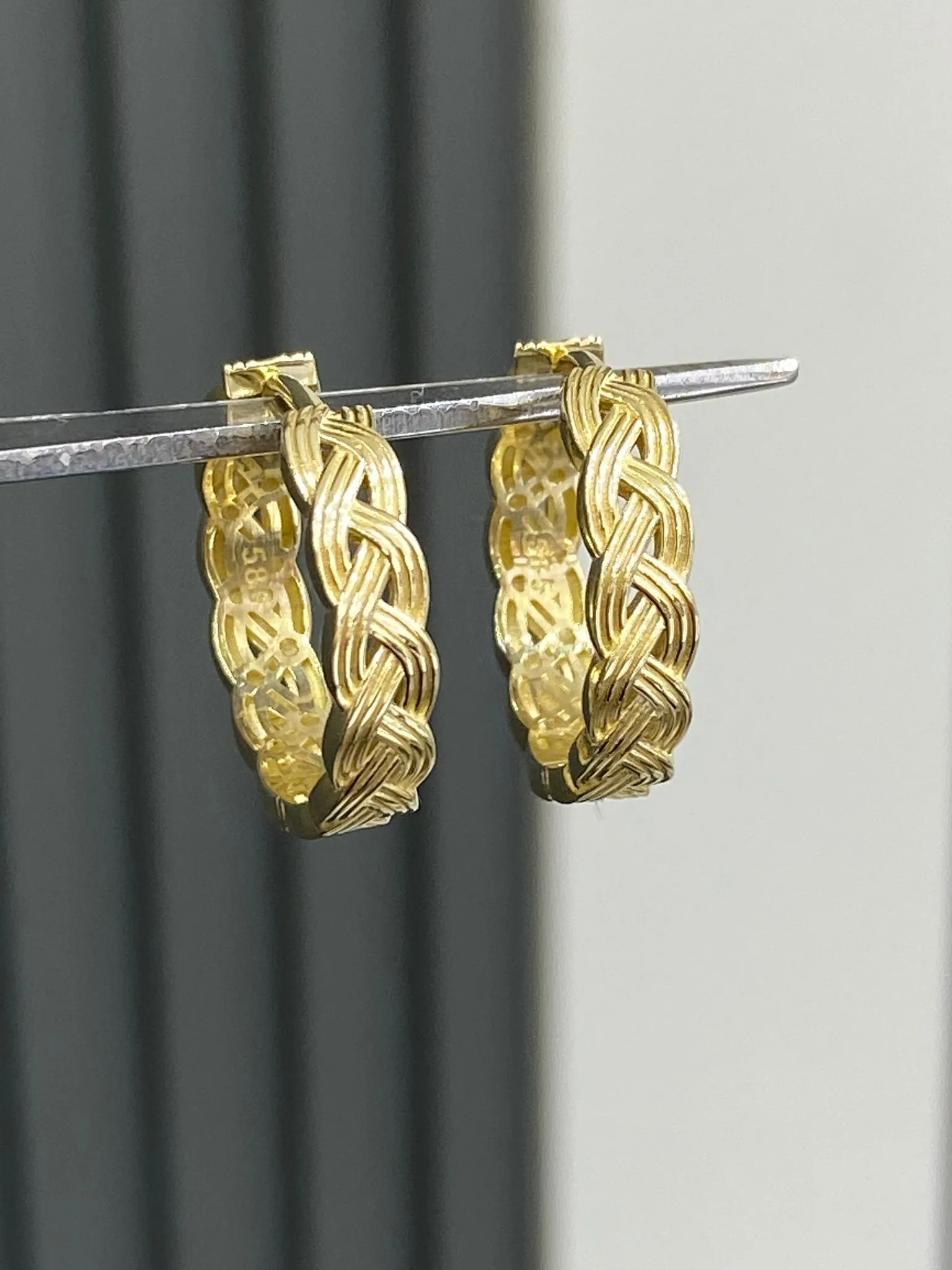 Favori Marka İtalyan Küpe