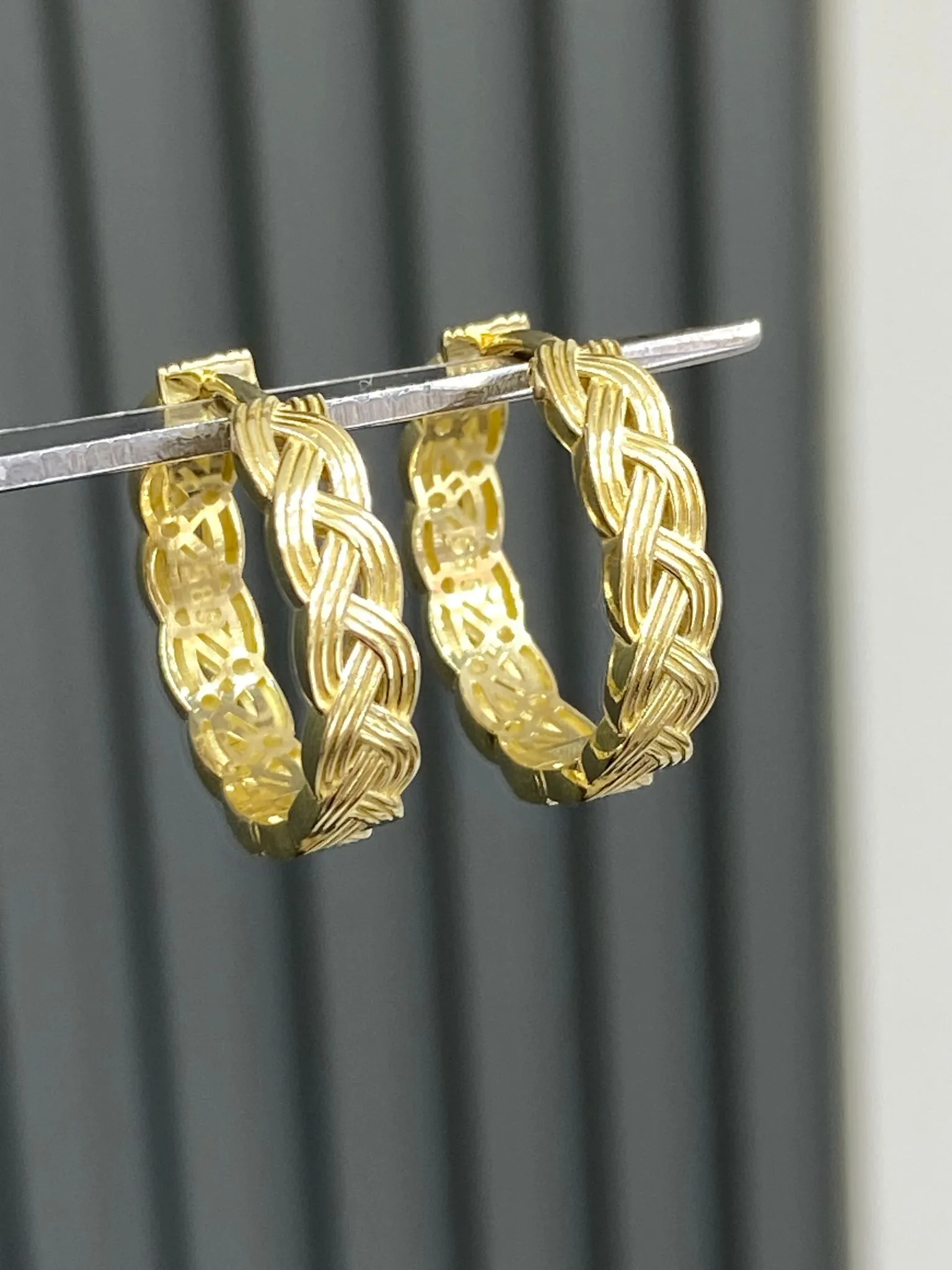 Favori Marka İtalyan Küpe