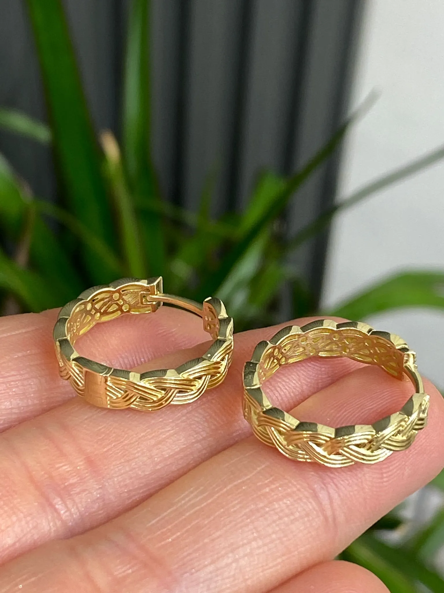 Favori Marka İtalyan Küpe