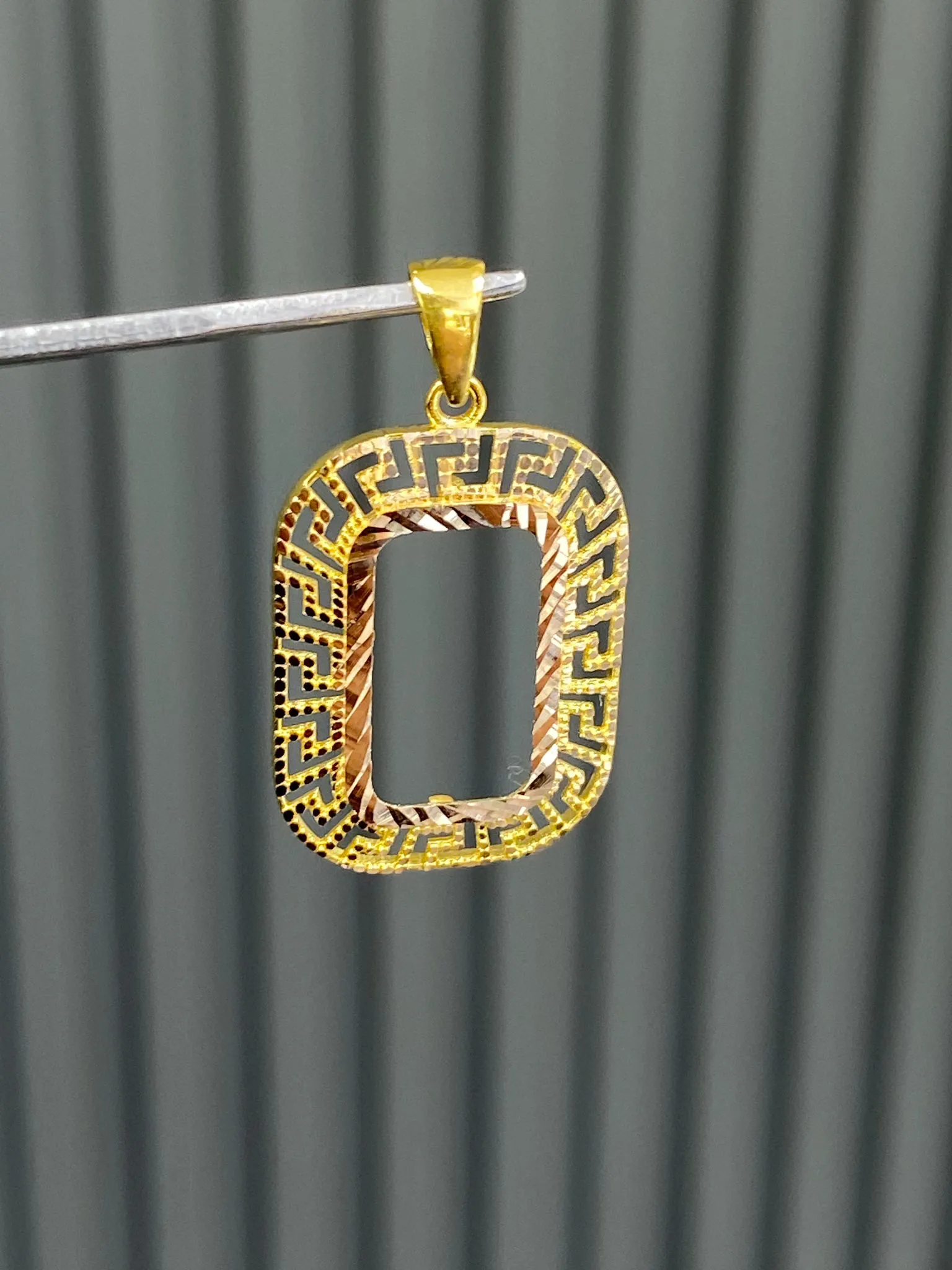 Favori Marka Külçe Çerçeve Model Uç