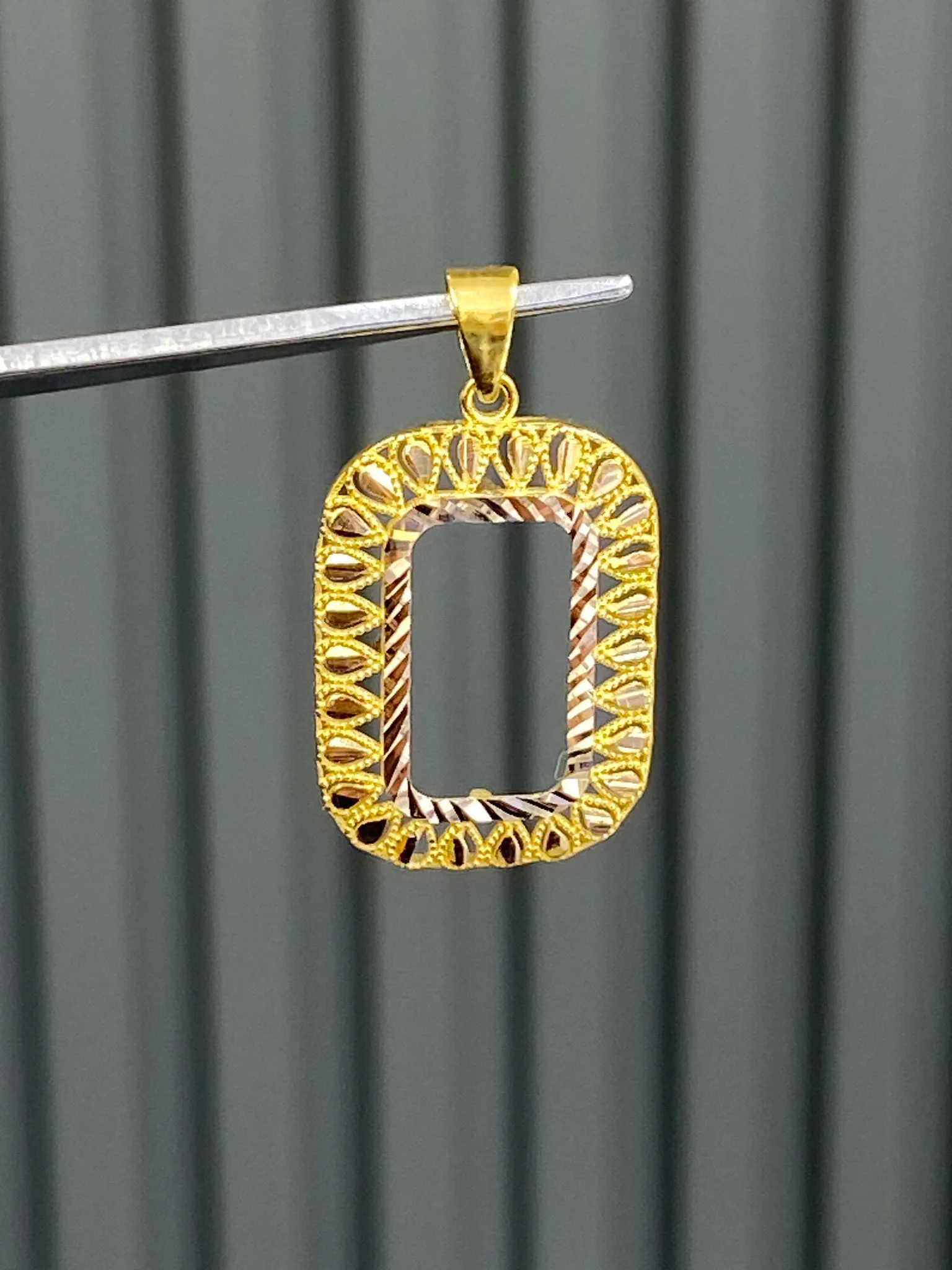 Favori Marka Külçe Çerçeve Model Uç