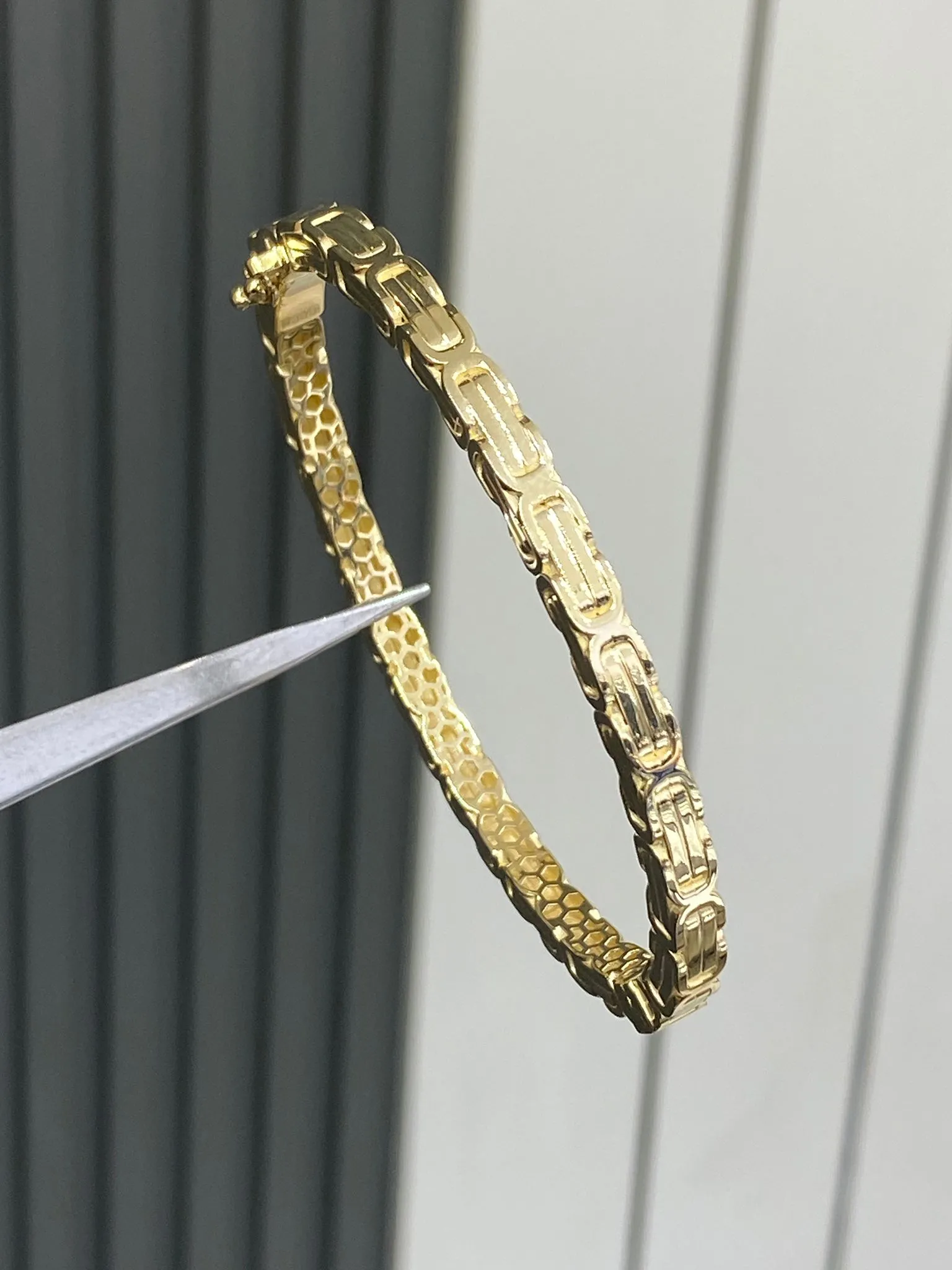 Favori Marka Kral Model Kelepçe