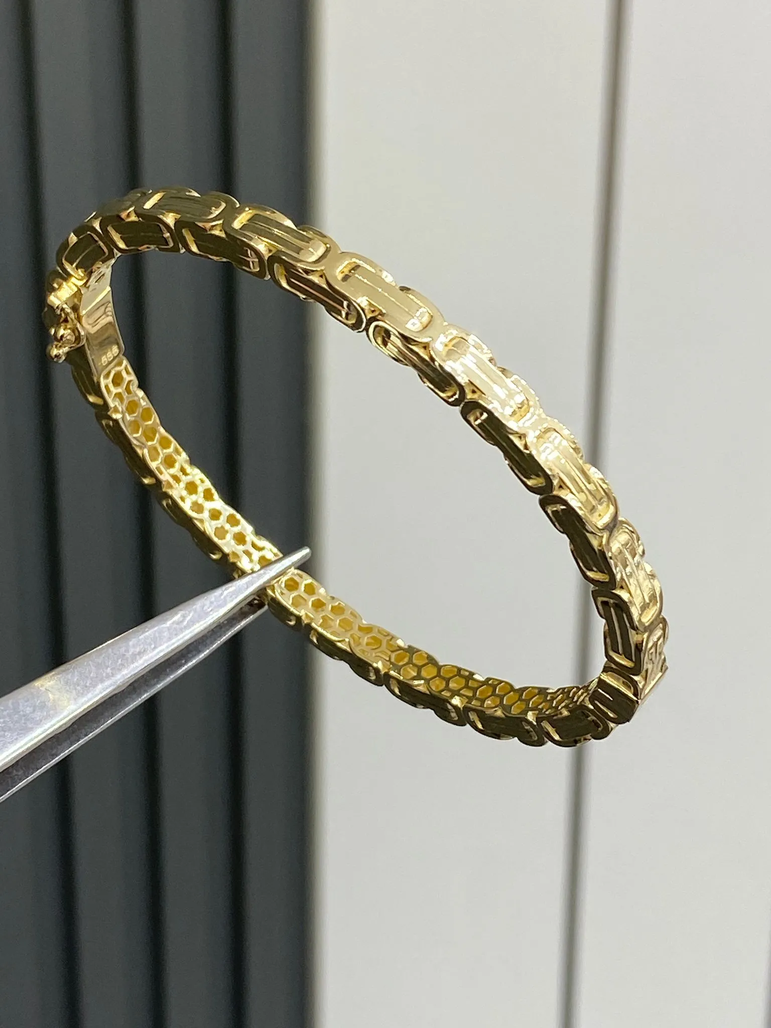 Favori Marka Kral Model Kelepçe