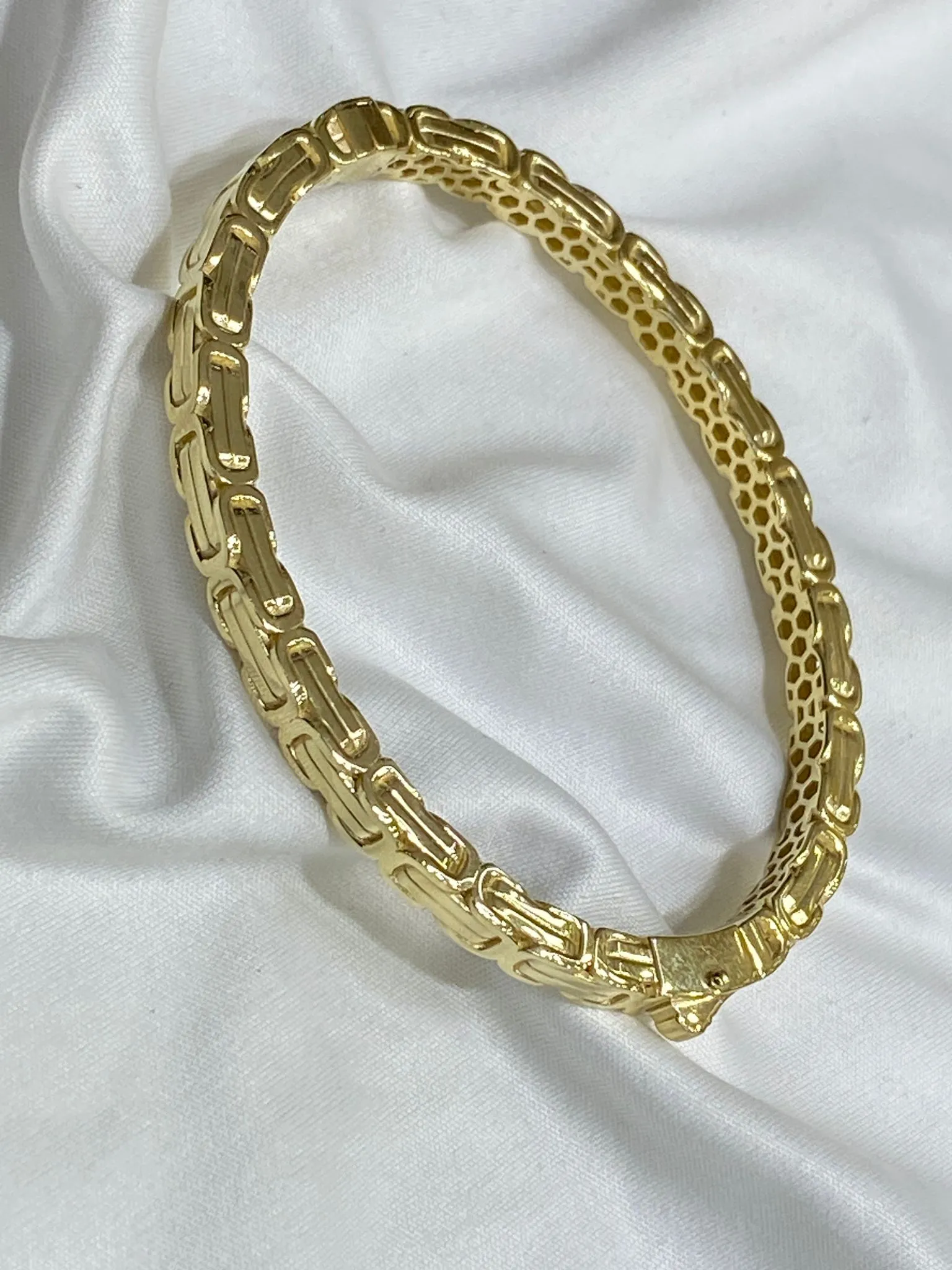 Favori Marka Kral Model Kelepçe